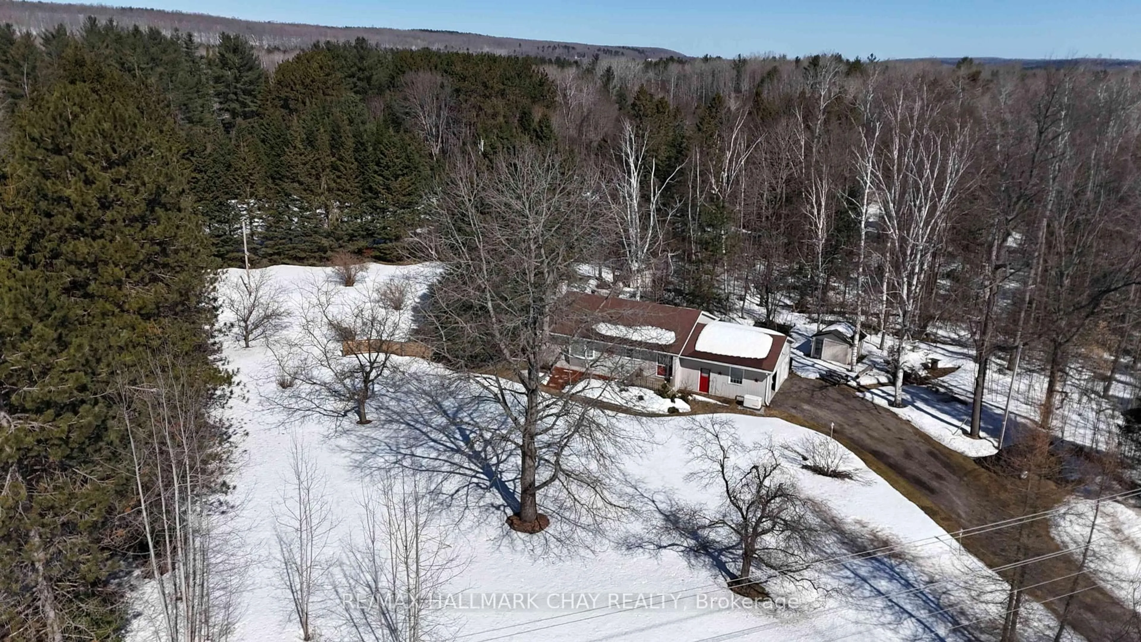 A pic from outside/outdoor area/front of a property/back of a property/a pic from drone, unknown for 348 Mount St. Louis Rd, Oro-Medonte Ontario L0K 1N0