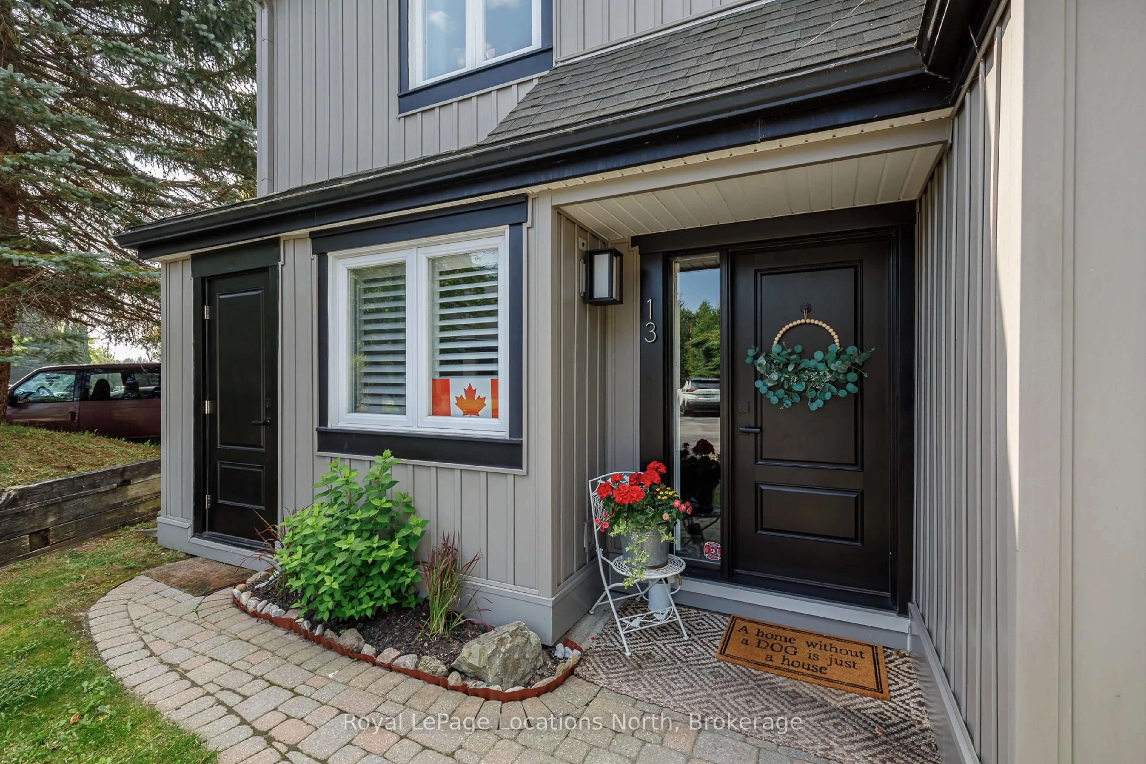 Indoor entryway for 5 Harbour St #13, Collingwood Ontario L9Y 5C5