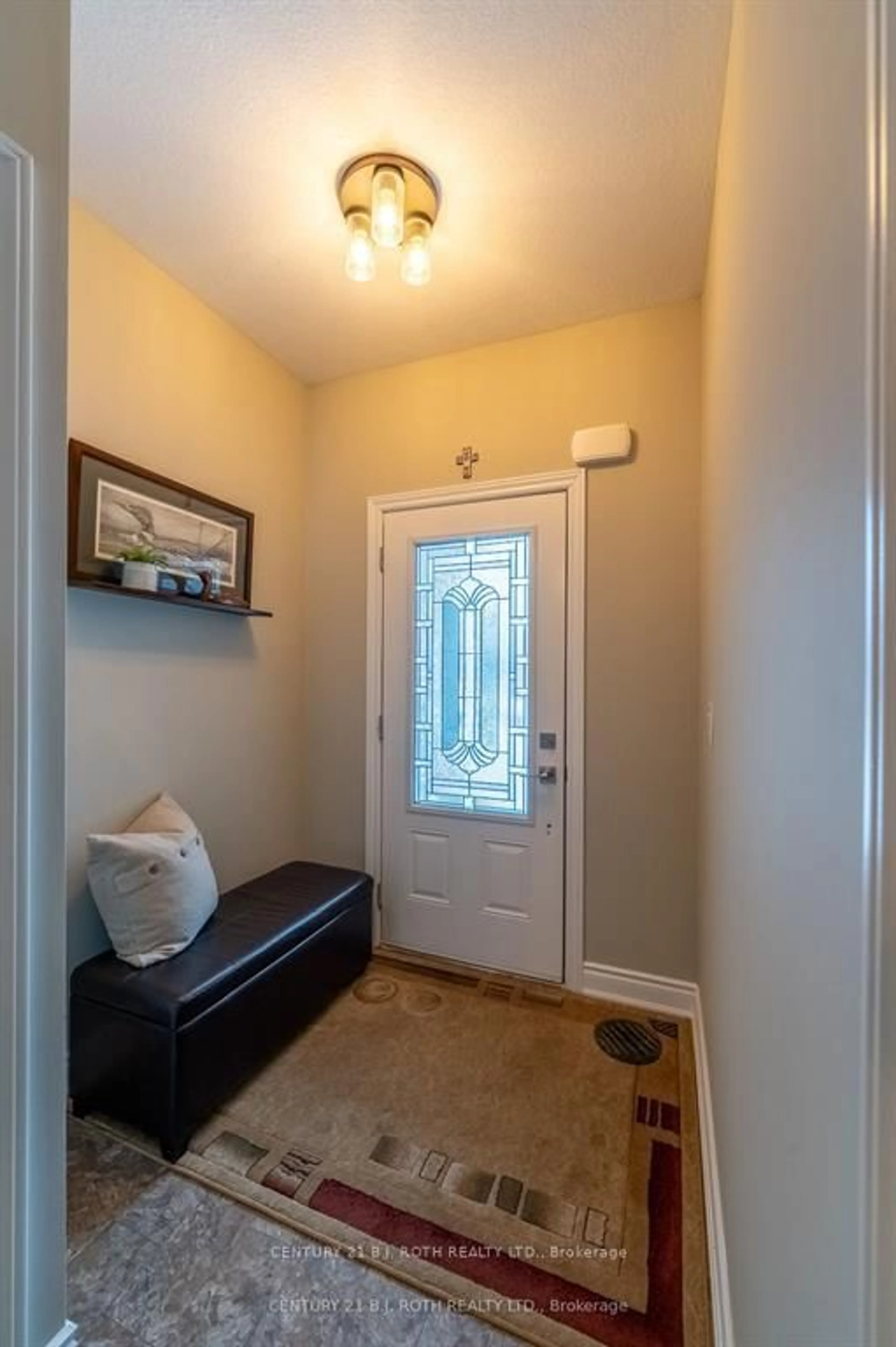 Indoor entryway for 251 Lucy Lane, Orillia Ontario L3V 0G3