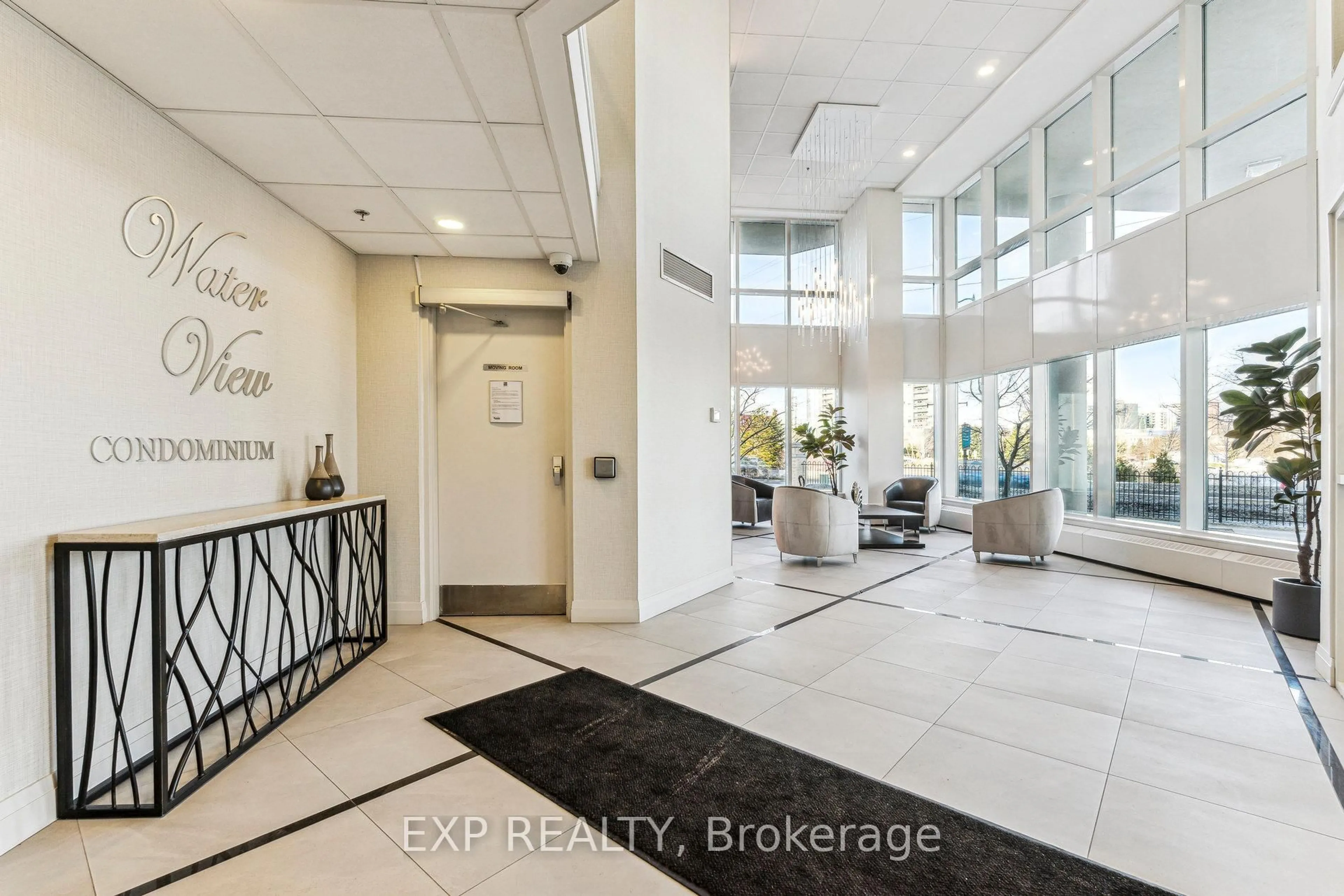 Indoor foyer for 6 Toronto St #604, Barrie Ontario L4N 9R2