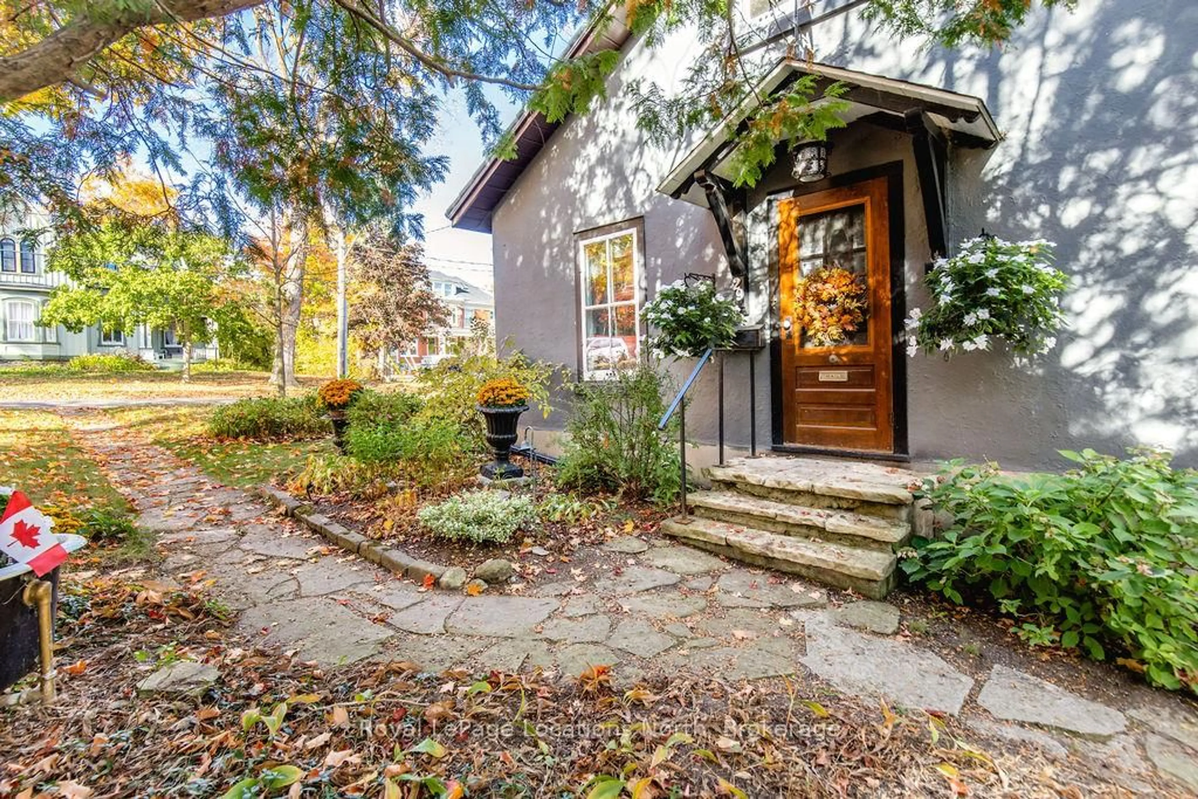 Home with brick exterior material, street for 29 TECUMSETH St, Orillia Ontario L3V 1X7