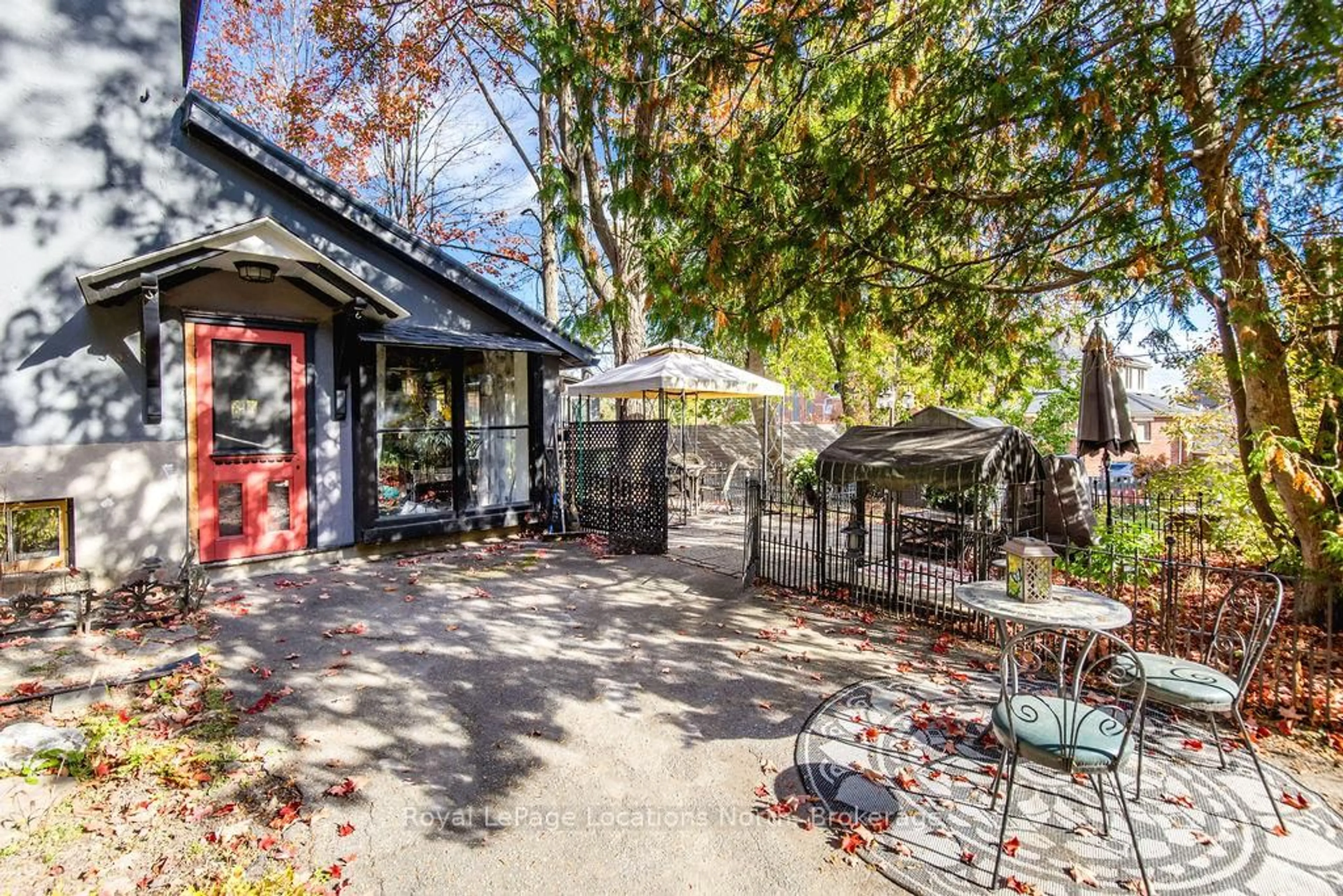 Patio, unknown for 29 TECUMSETH St, Orillia Ontario L3V 1X7