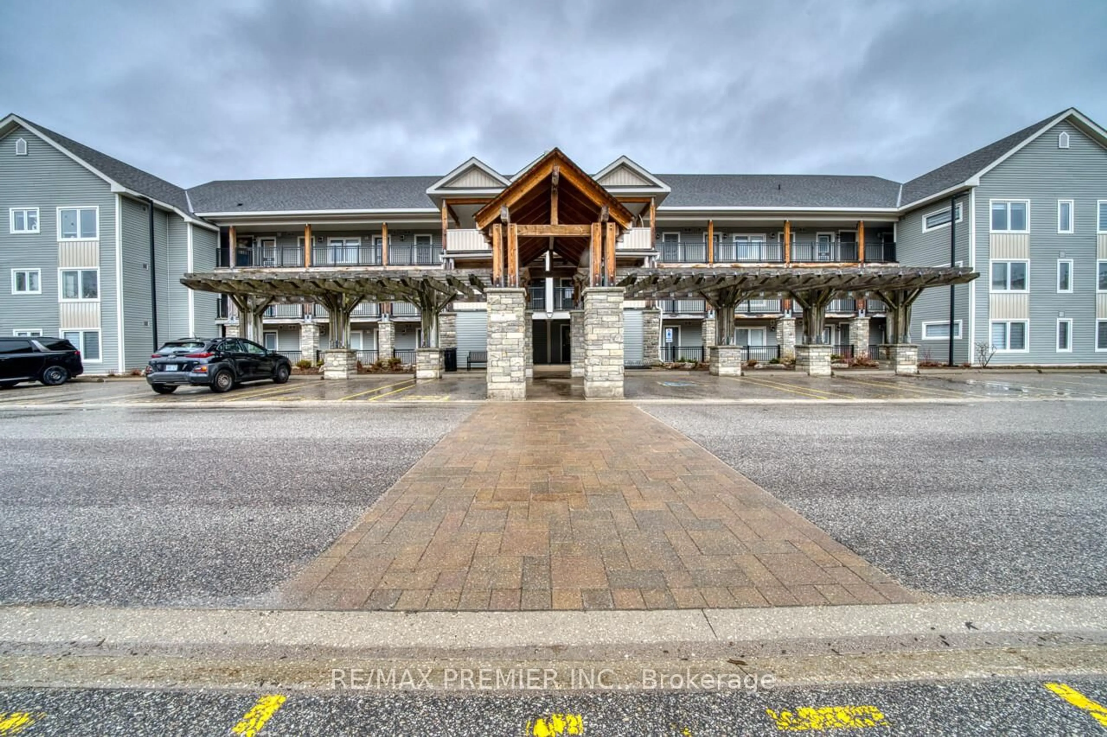 Unknown for 2 Cove Crt #302, Collingwood Ontario L9Y 0Y6