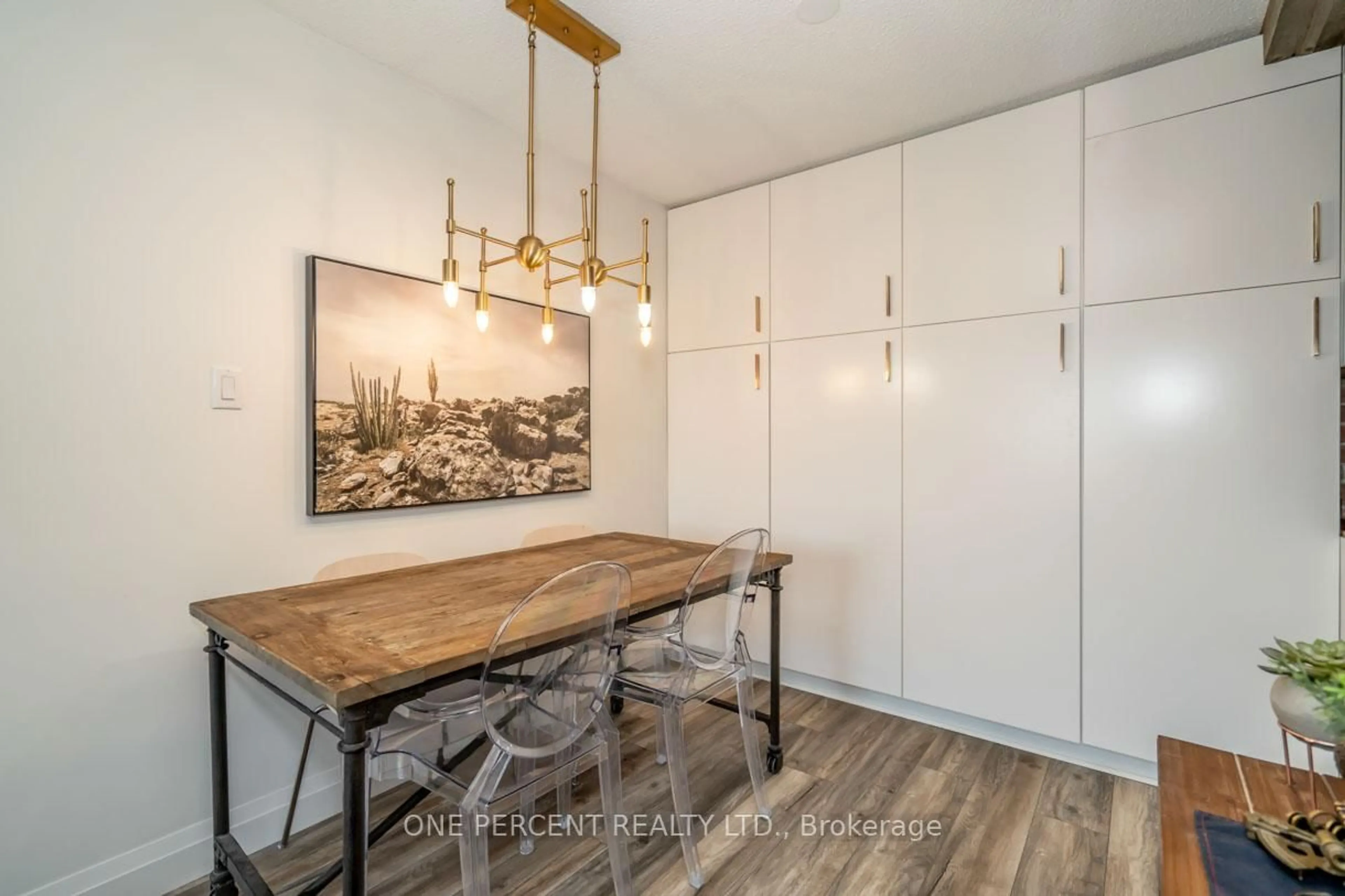 Dining room, wood/laminate floor for 171 Edgehill Dr #F11, Barrie Ontario L4N 1L9