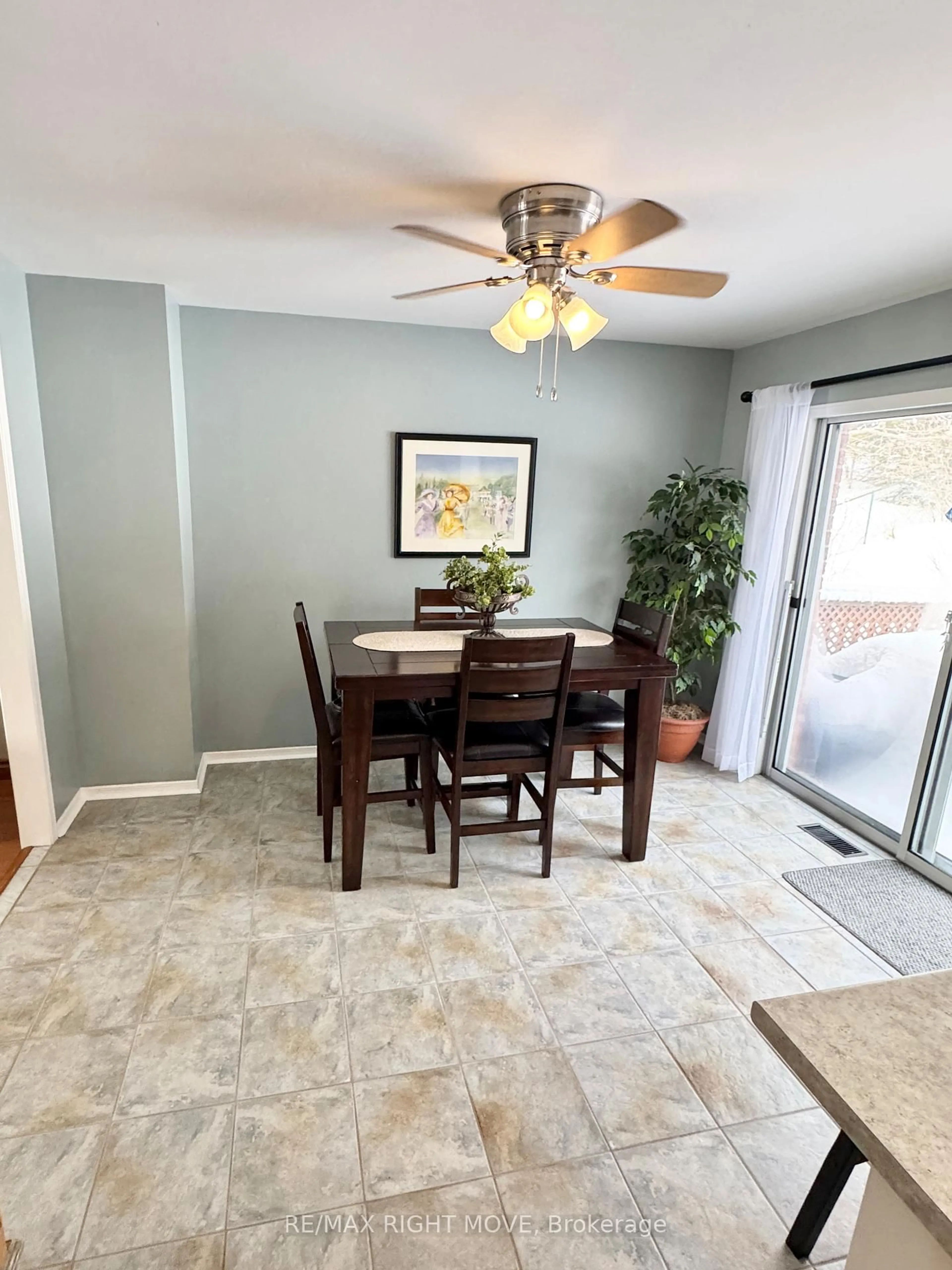 Dining room, ceramic/tile floor for 15 Watson Crt, Orillia Ontario L3V 7S5