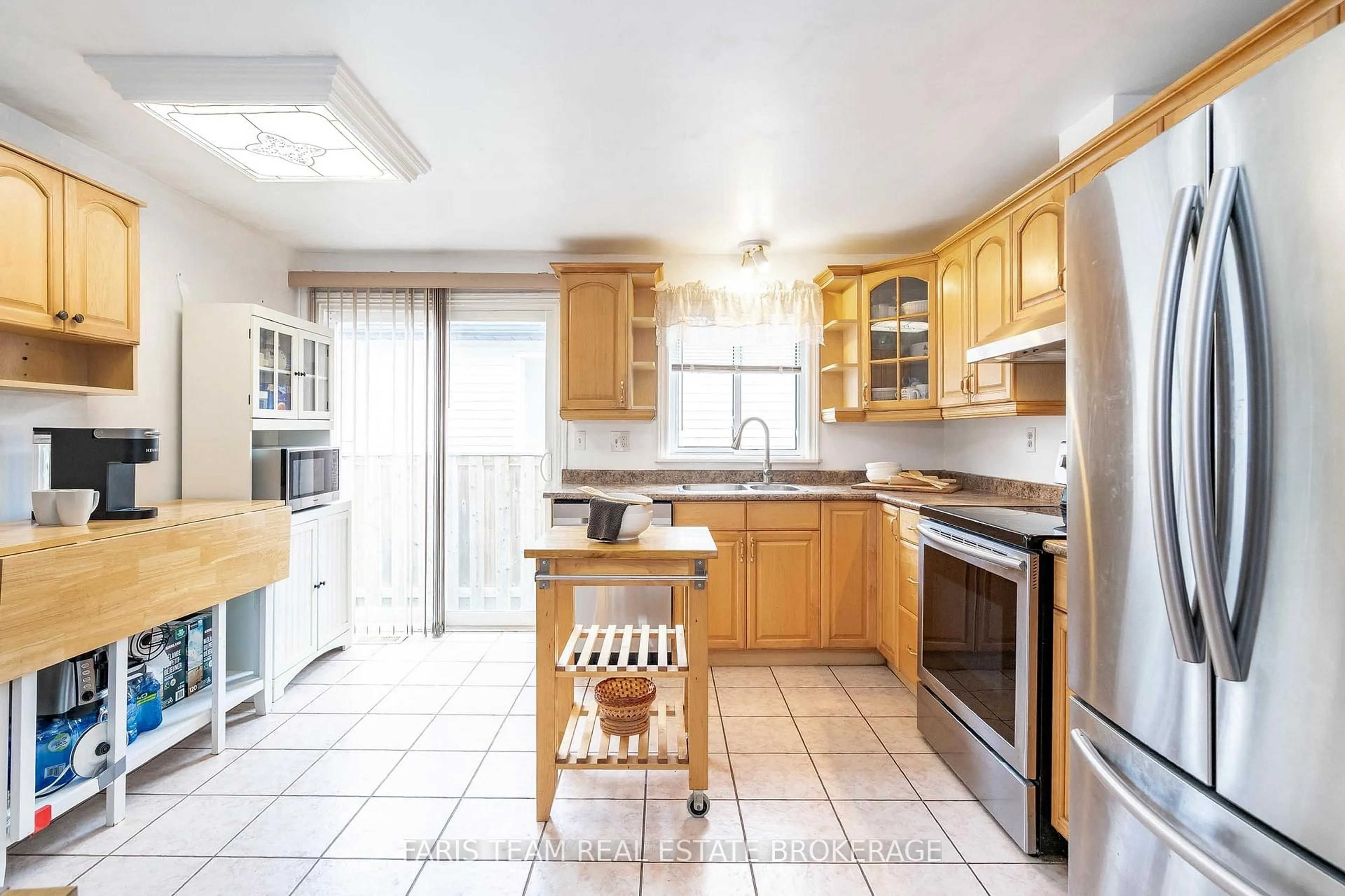 Standard kitchen, ceramic/tile floor for 24 Laurie Cres, Barrie Ontario L4M 6C7
