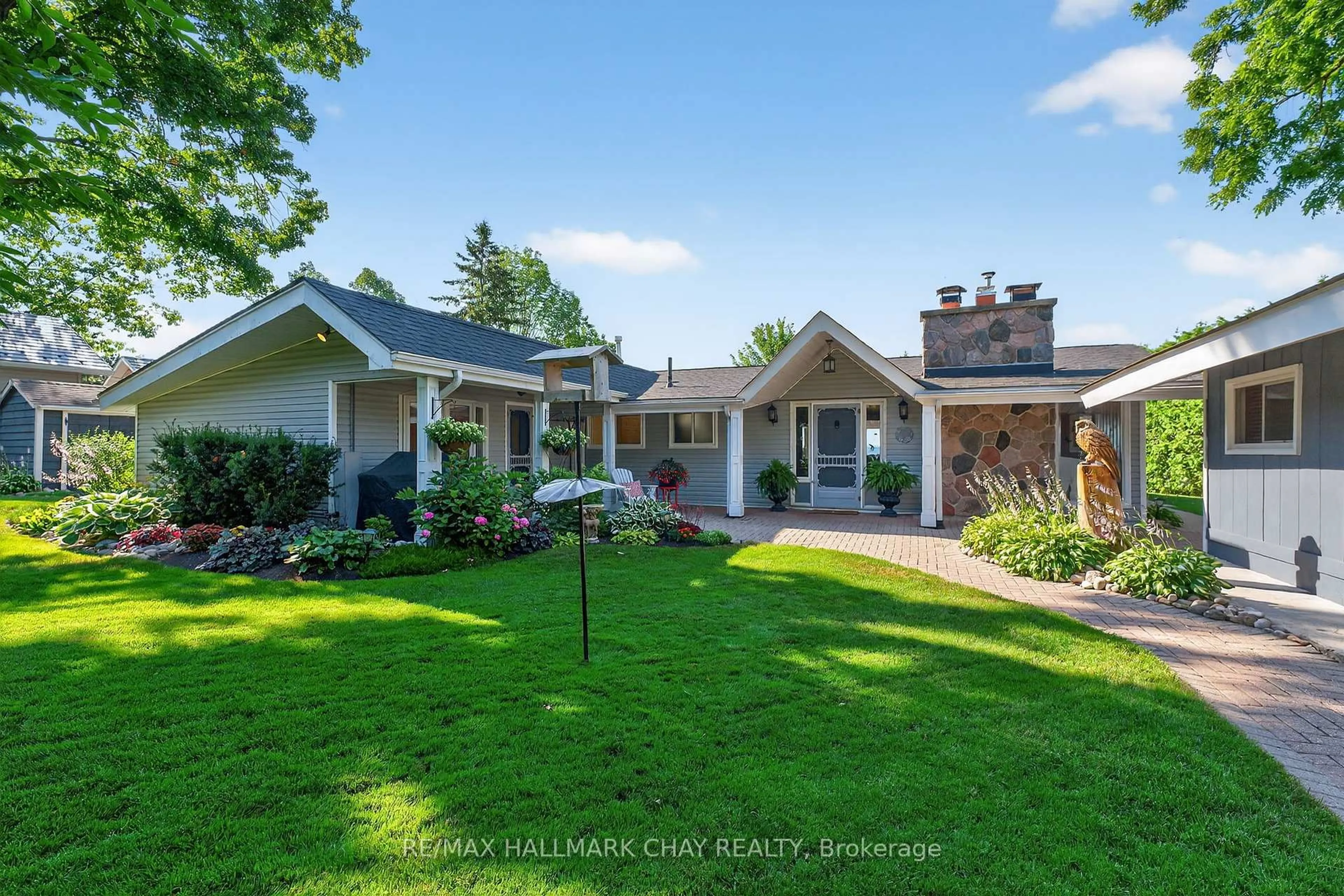 A pic from outside/outdoor area/front of a property/back of a property/a pic from drone, street for 7 Lakeshore Rd, Oro-Medonte Ontario L0L 2E0