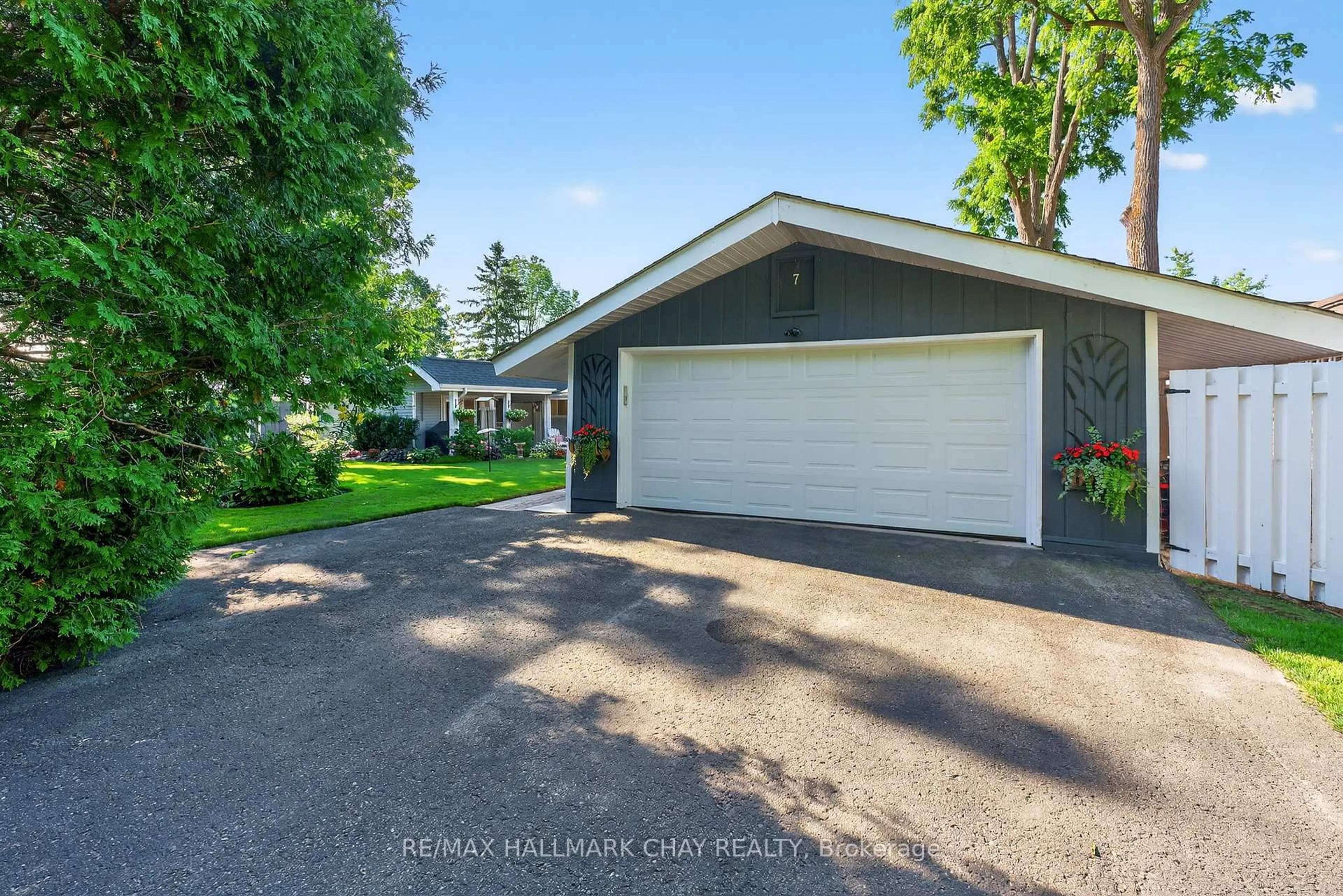 A pic from outside/outdoor area/front of a property/back of a property/a pic from drone, street for 7 Lakeshore Rd, Oro-Medonte Ontario L0L 2E0