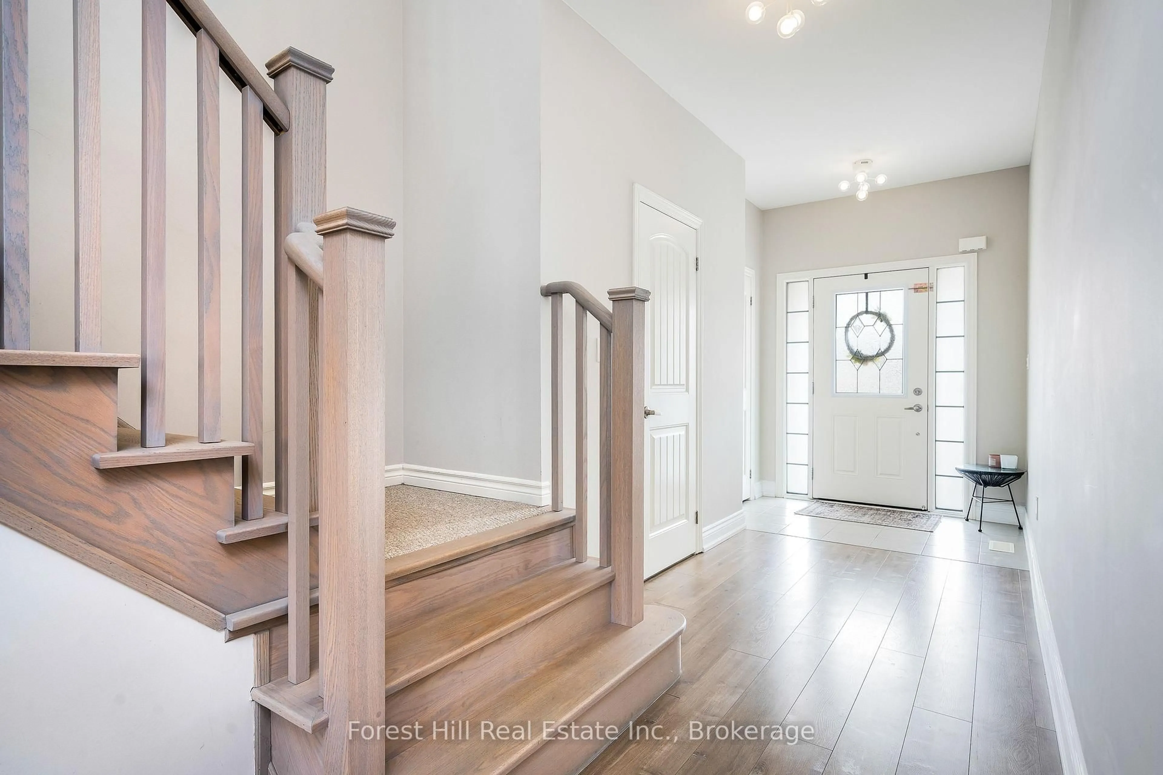 Indoor entryway for 222 Springfield Cres, Clearview Ontario L0M 1S0