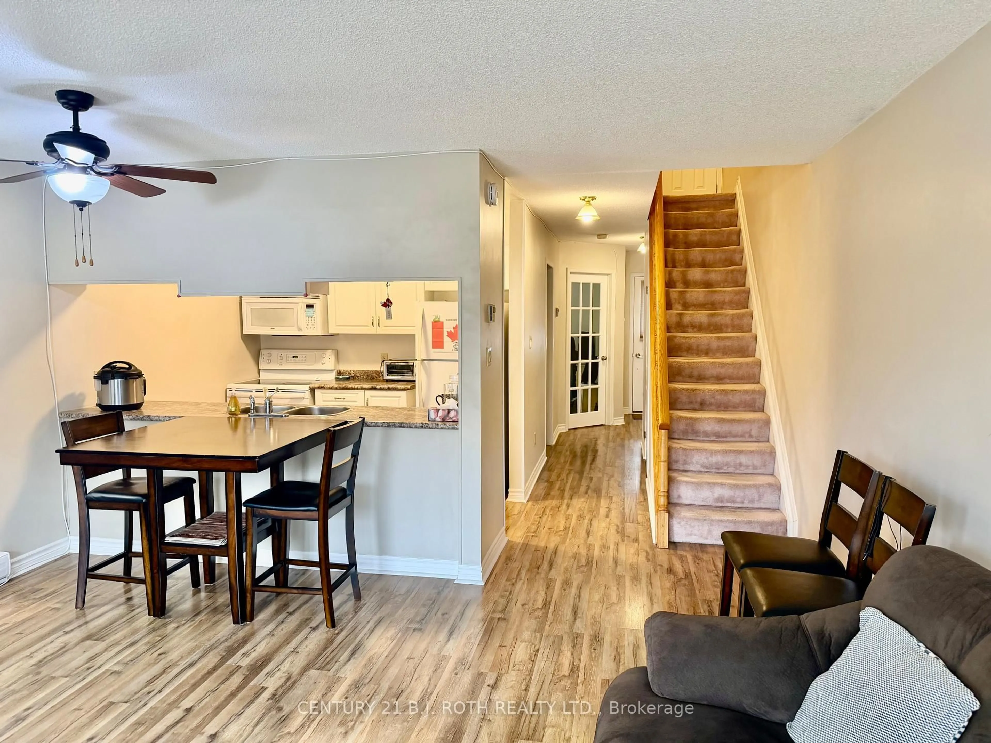 Open concept kitchen, unknown for 51 Laguna Pkwy #16, Ramara Ontario L0K 1B0