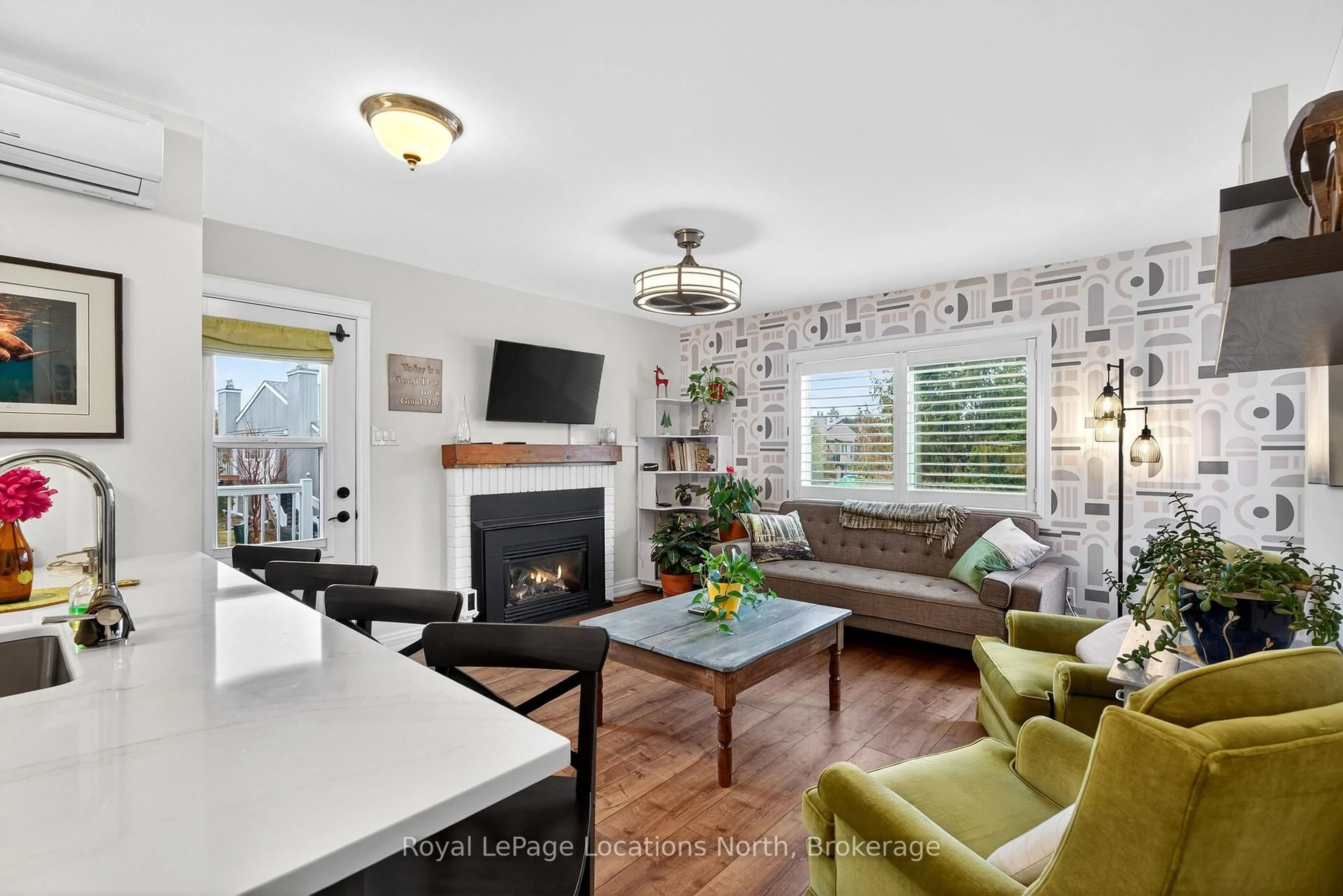 Living room with furniture, unknown for 23 Dawson Dr #91, Collingwood Ontario L9Y 5B4