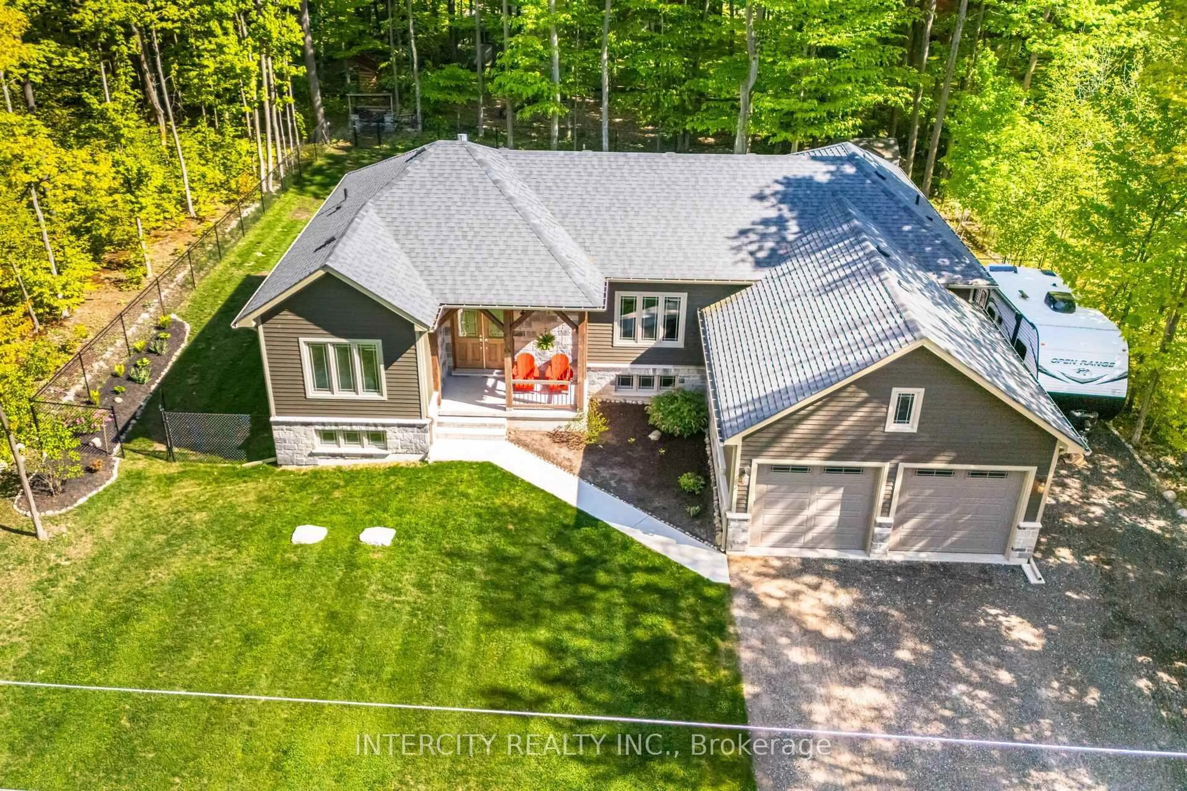 A pic from outside/outdoor area/front of a property/back of a property/a pic from drone, unknown for 41 Tall Pines Dr, Tiny Ontario L9M 0H4