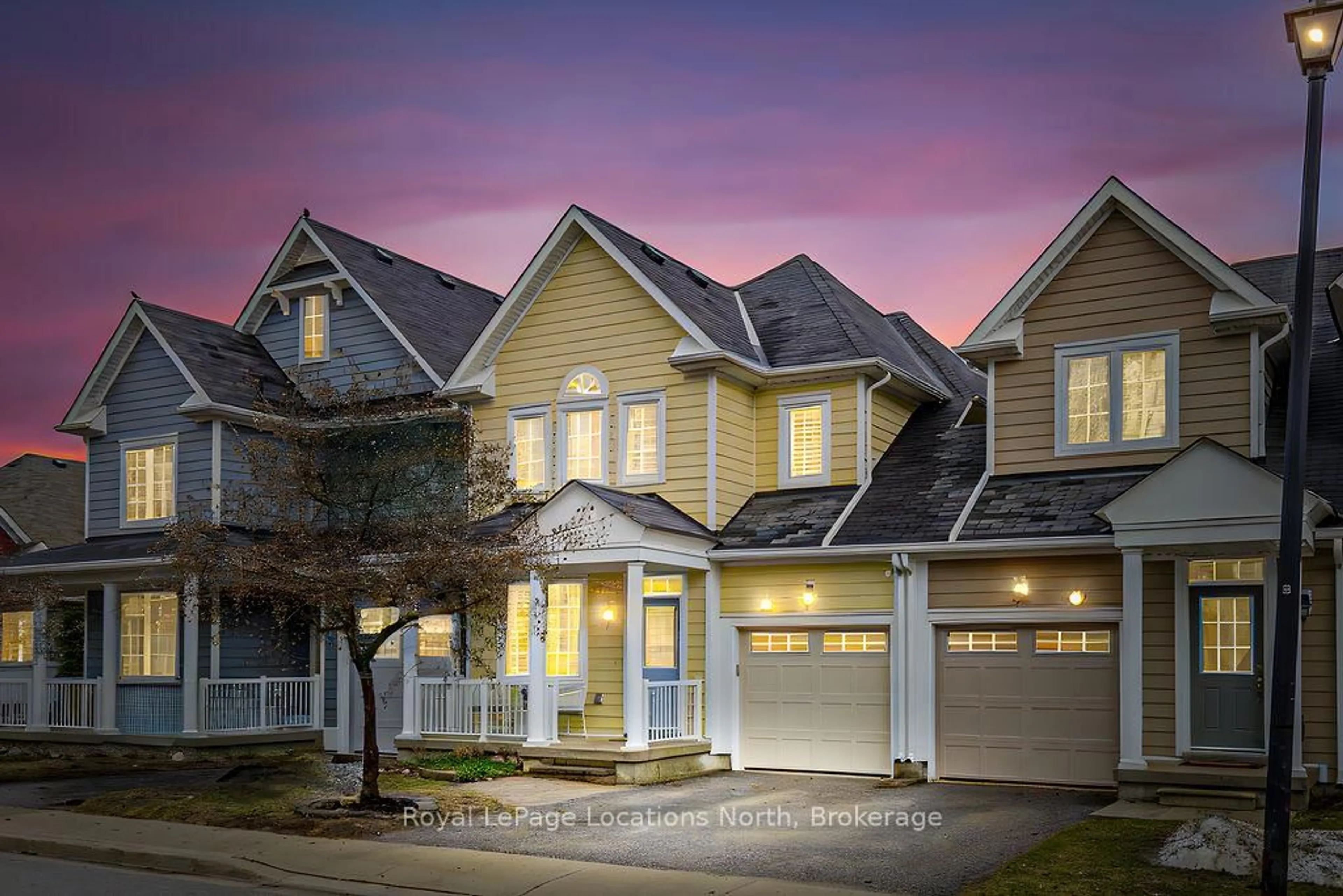 Home with vinyl exterior material, street for 14 Berkshire Ave, Wasaga Beach Ontario L9Z 0G3