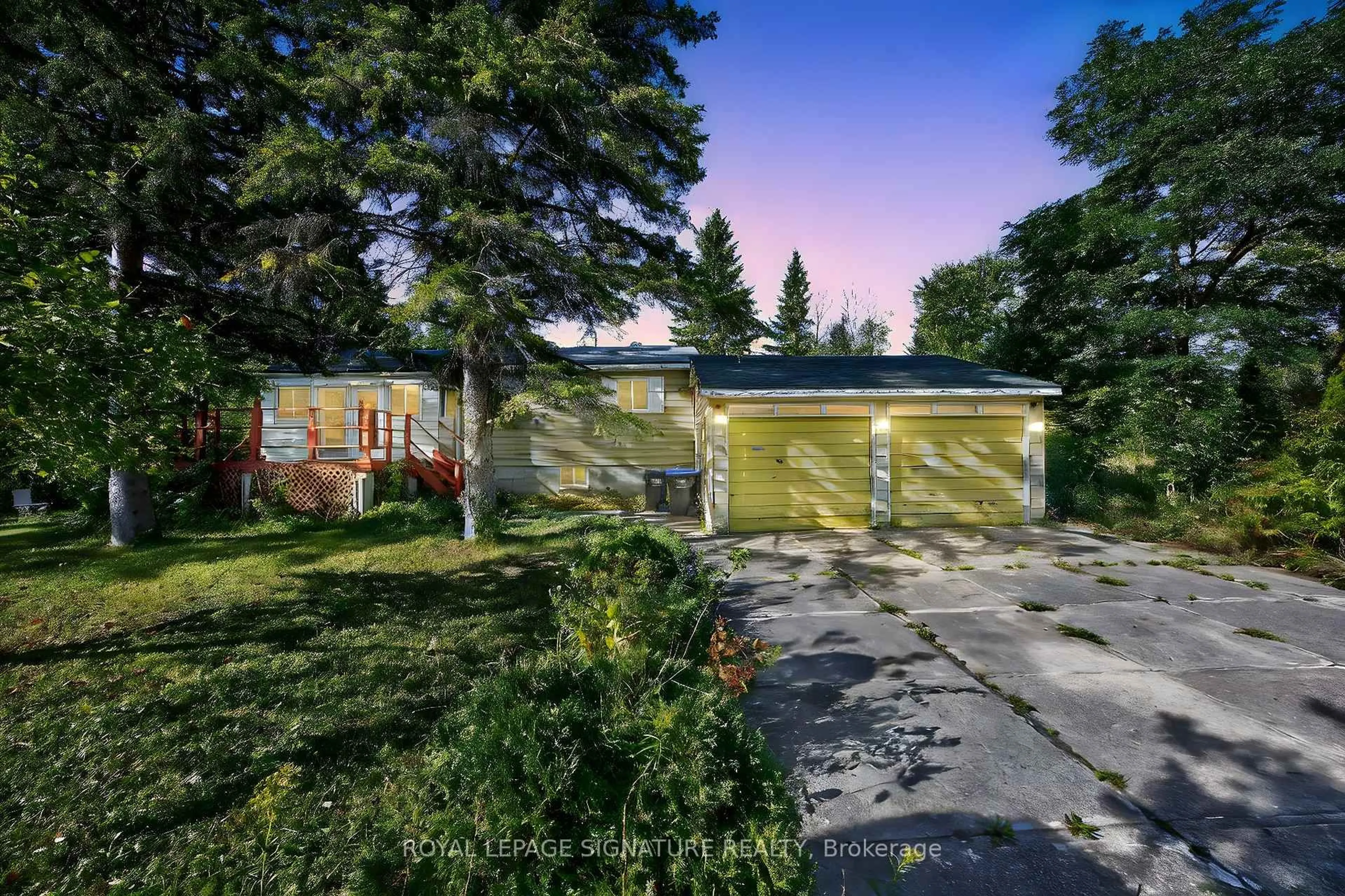 A pic from outside/outdoor area/front of a property/back of a property/a pic from drone, street for 81-77 Bass Bay Dr, Tay Ontario L0K 2A0