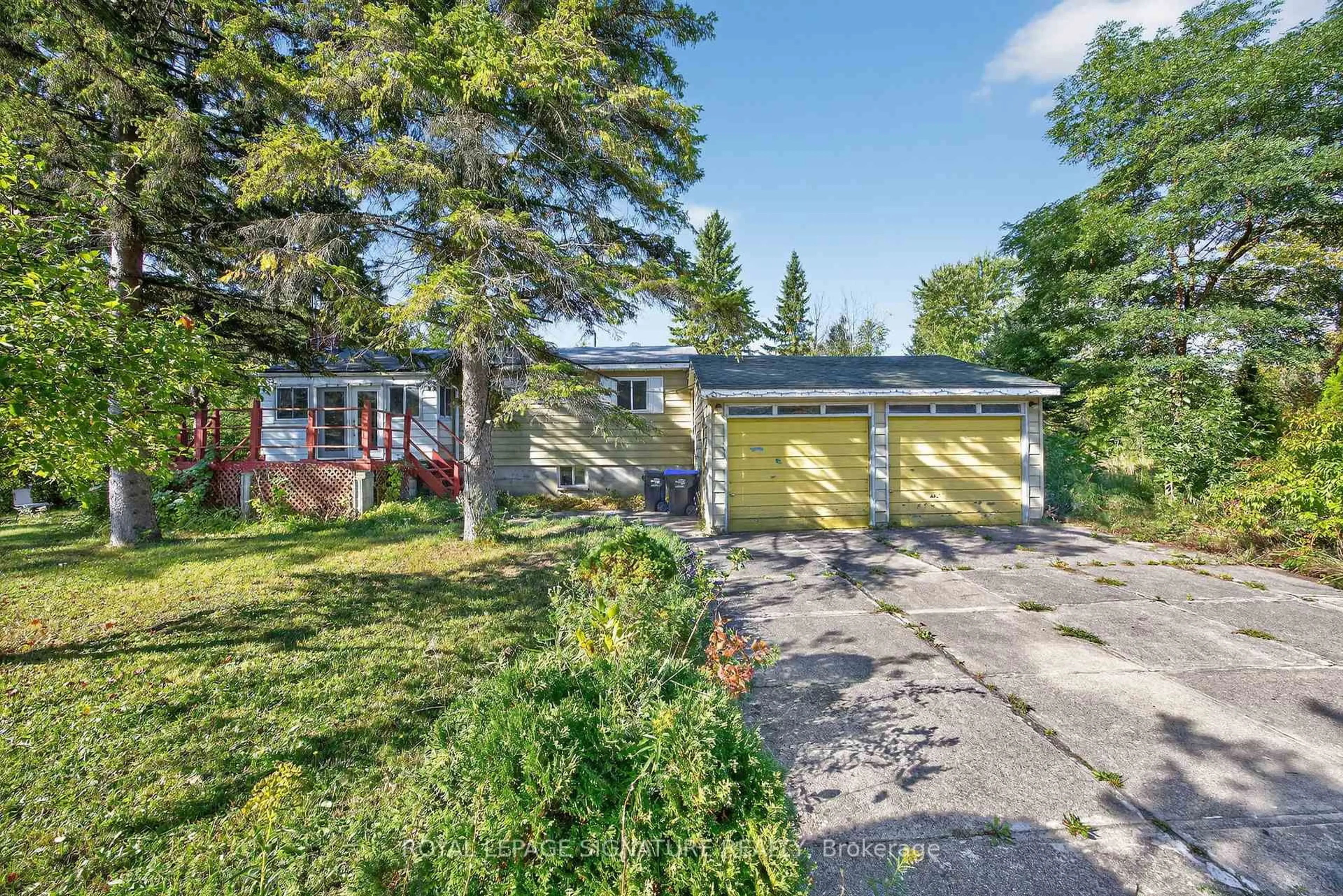 A pic from outside/outdoor area/front of a property/back of a property/a pic from drone, street for 81-77 Bass Bay Dr, Tay Ontario L0K 2A0