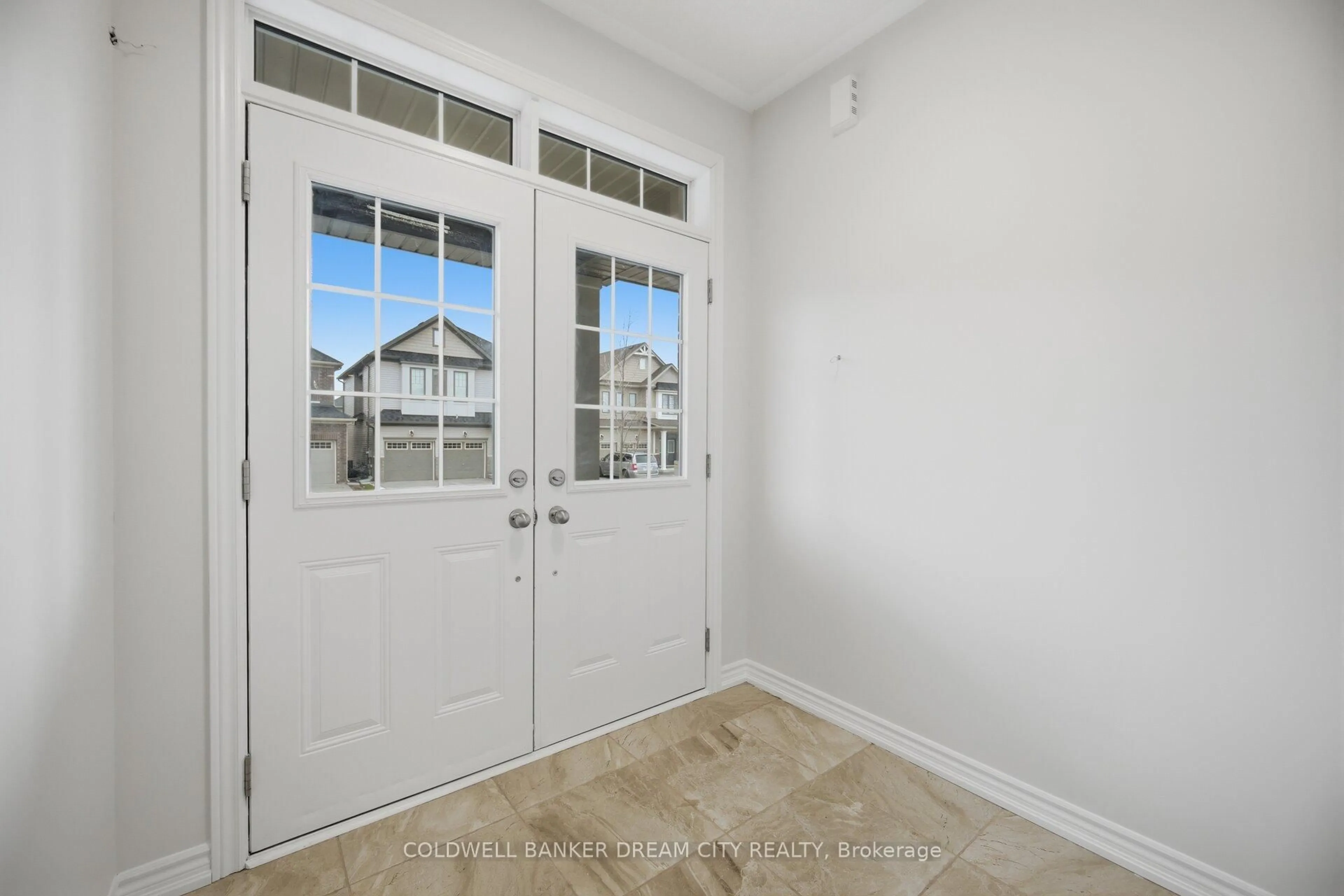 Indoor entryway for 33 Bannister Rd, Barrie Ontario L9J 0L5