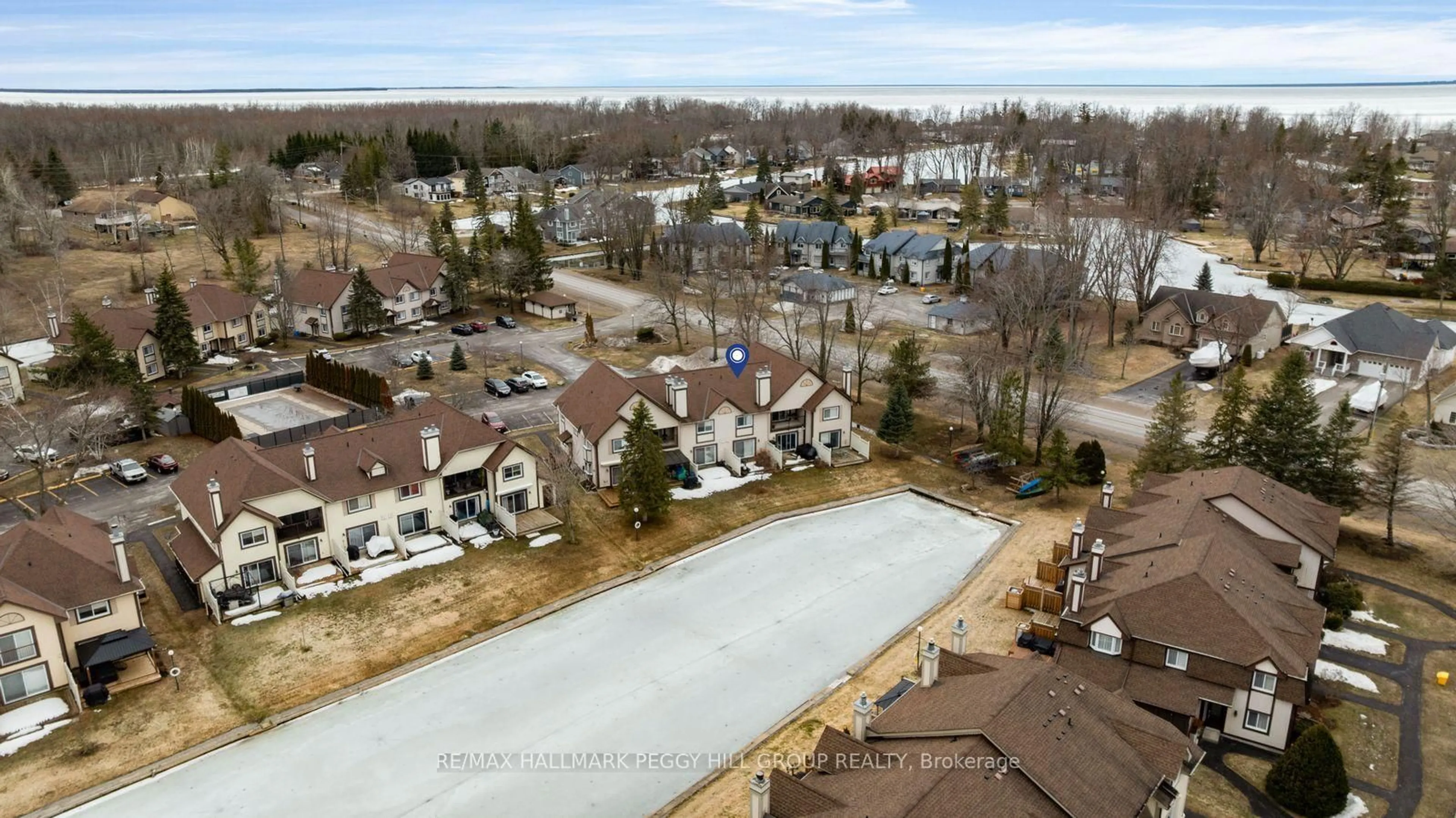 A pic from outside/outdoor area/front of a property/back of a property/a pic from drone, unknown for 11 Laguna Pkwy #4, Ramara Ontario L0K 1B0