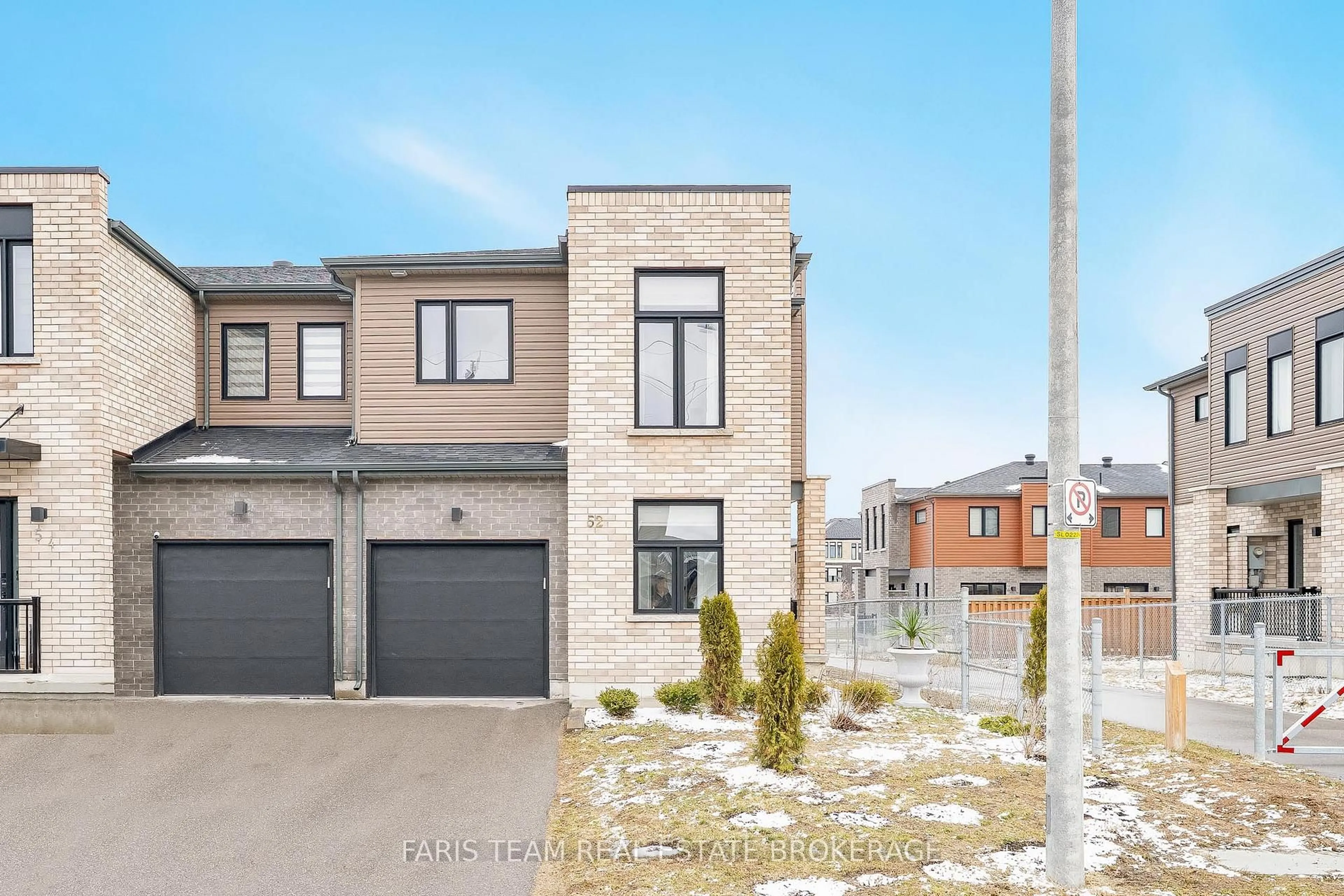 Home with brick exterior material, street for 52 Fairlane Ave, Barrie Ontario L9J 0M9