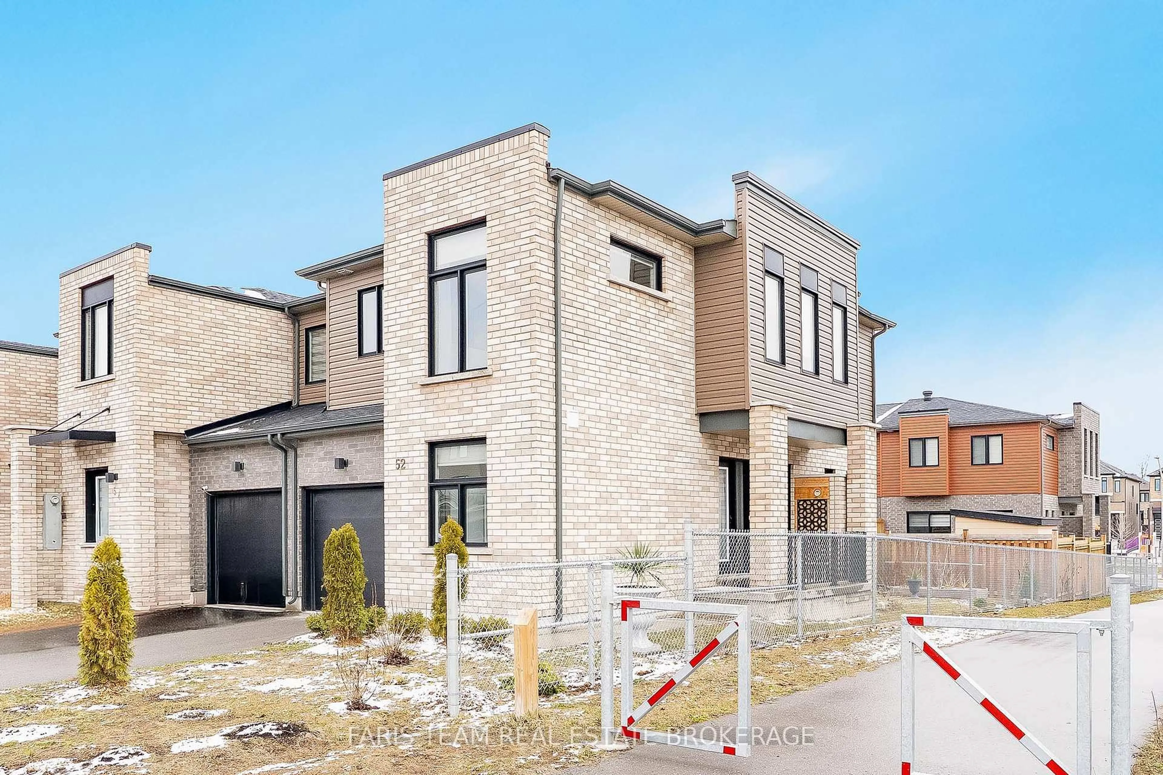 Home with brick exterior material, street for 52 Fairlane Ave, Barrie Ontario L9J 0M9