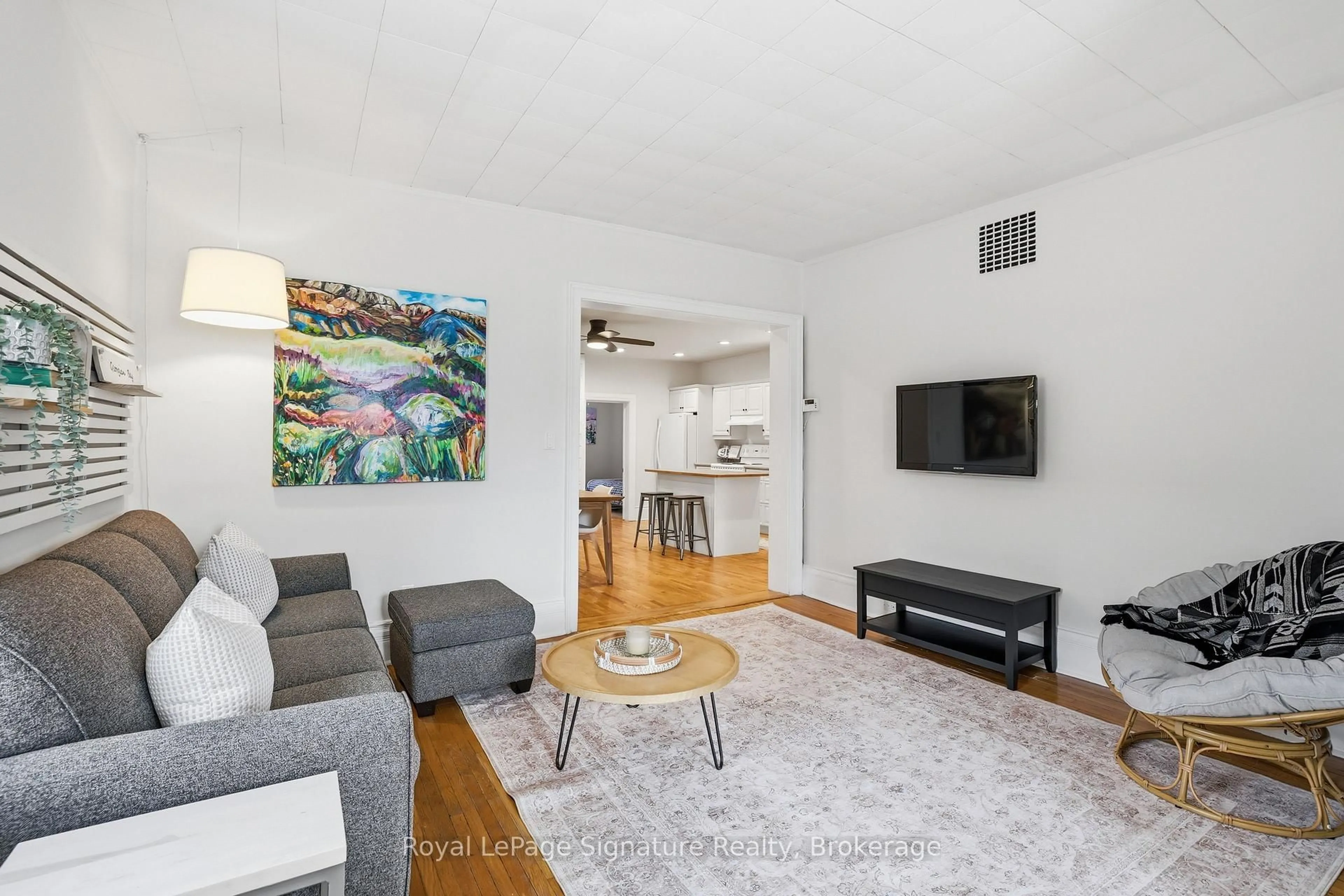 Living room with furniture, unknown for 639 Saint Marie St, Collingwood Ontario L9Y 3L4