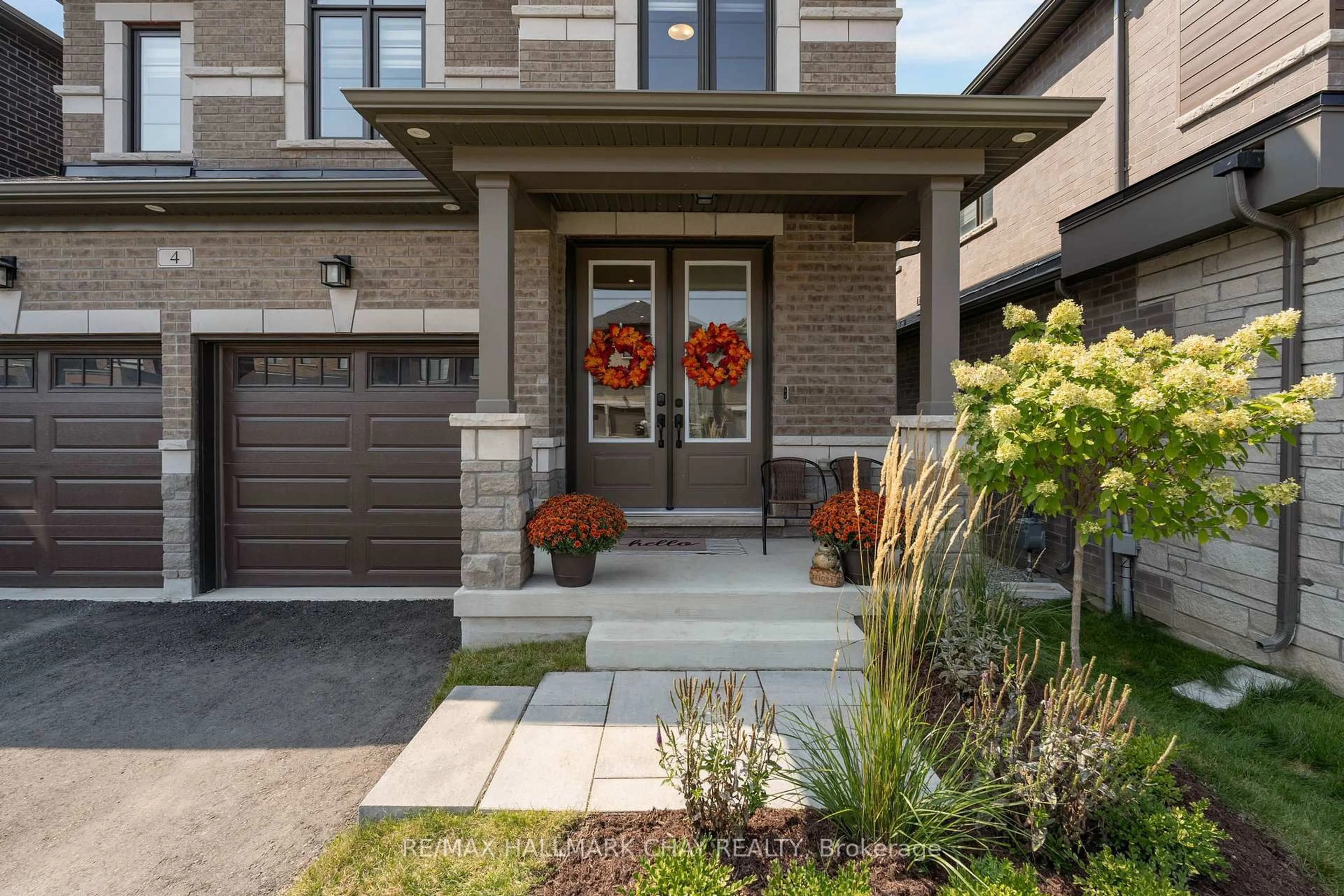 Home with brick exterior material, street for 4 Periwinkle Rd, Springwater Ontario L9X 2E2