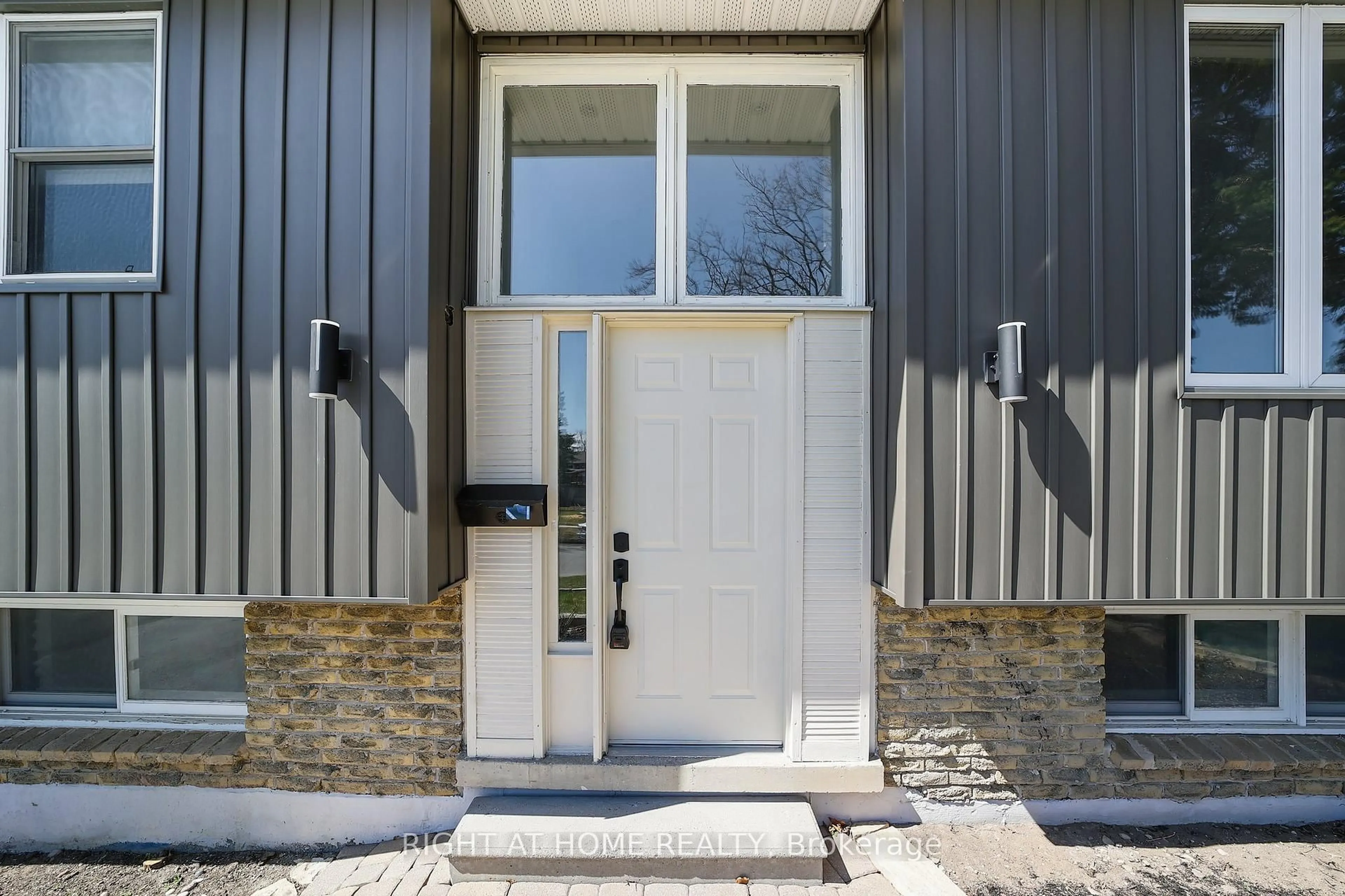 Unknown for 60 HEATHER St, Barrie Ontario L4N 4N1