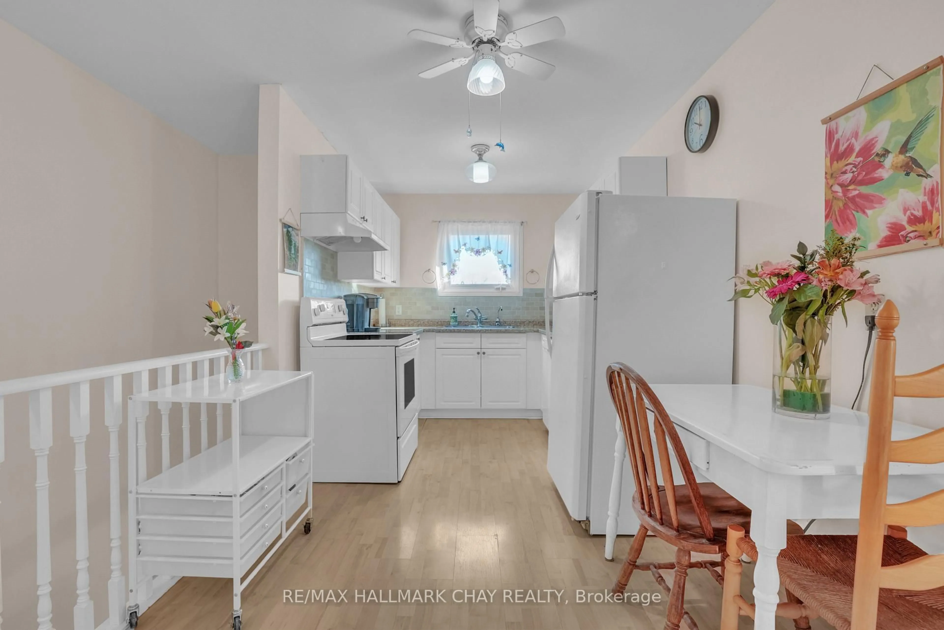 Standard kitchen, ceramic/tile floor for 231 Oxford St #14, Orillia Ontario L3V 7S6