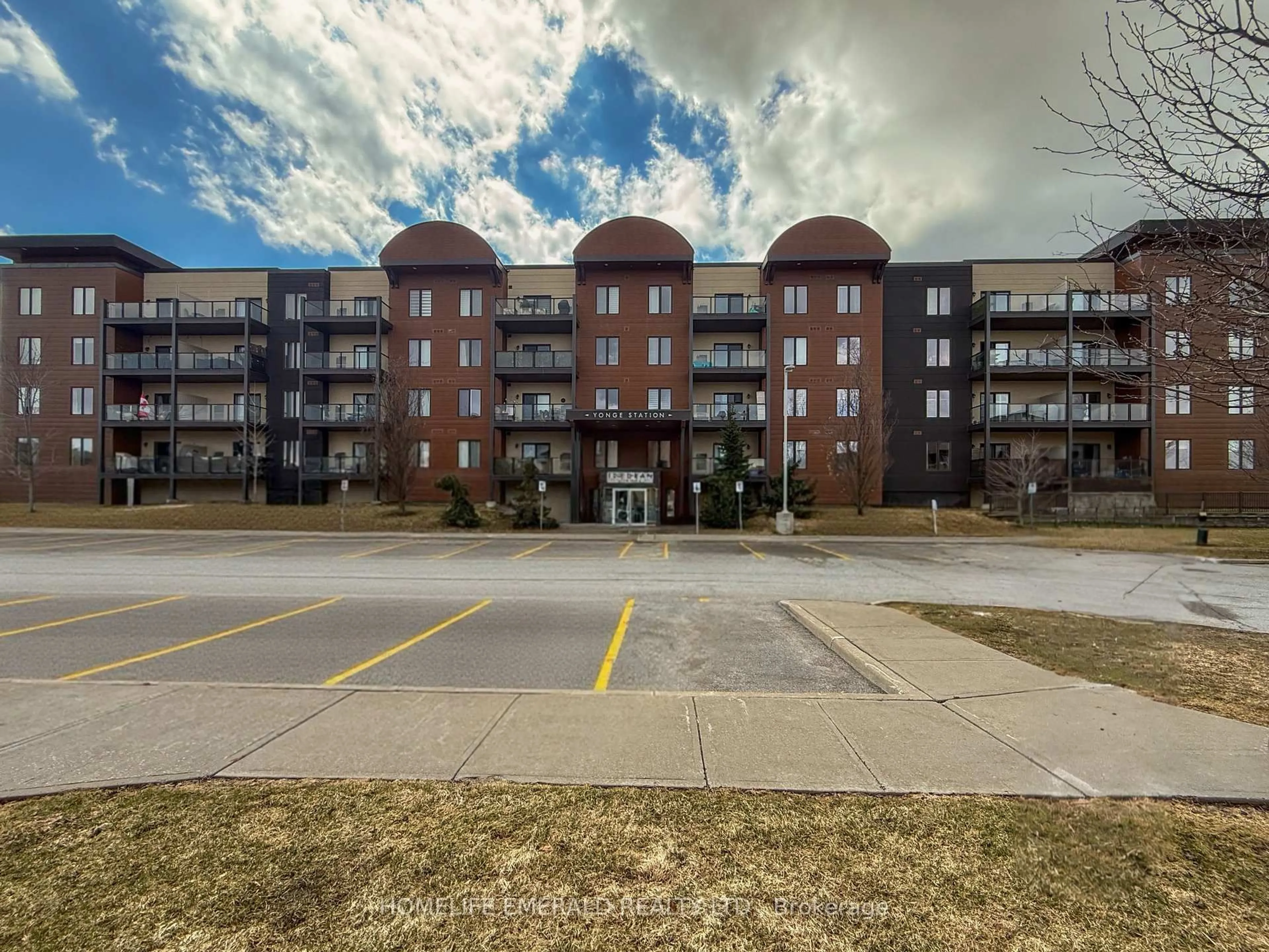 A pic from outside/outdoor area/front of a property/back of a property/a pic from drone, building for 100 Dean Ave #413, Barrie Ontario L9J 0H1