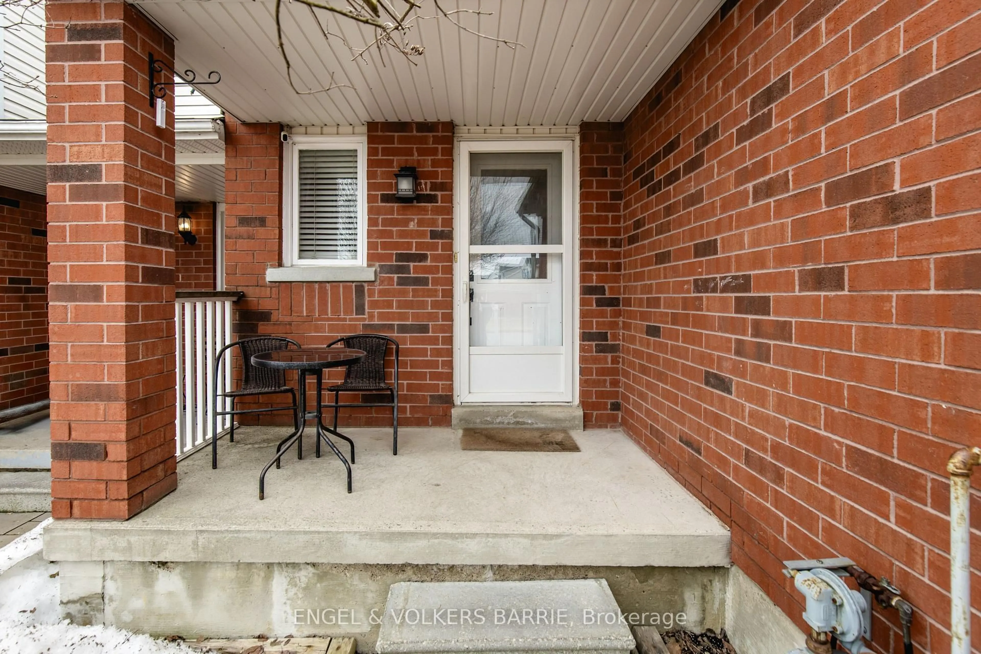 Patio, street for 154 PICKETT Cres, Barrie Ontario L4N 8C2