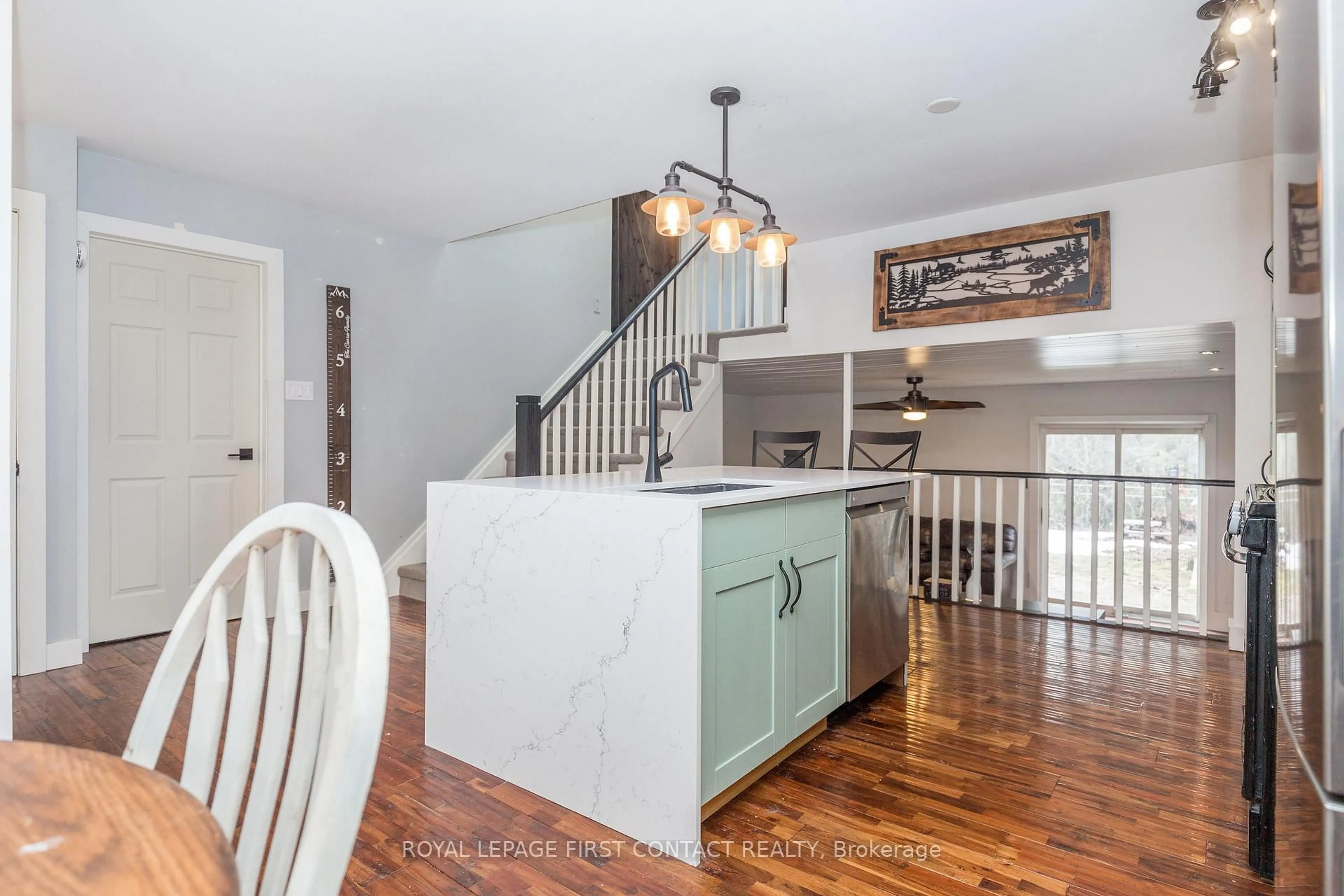 Open concept kitchen, unknown for 243 LITTLE Ave, Barrie Ontario L4N 6L3