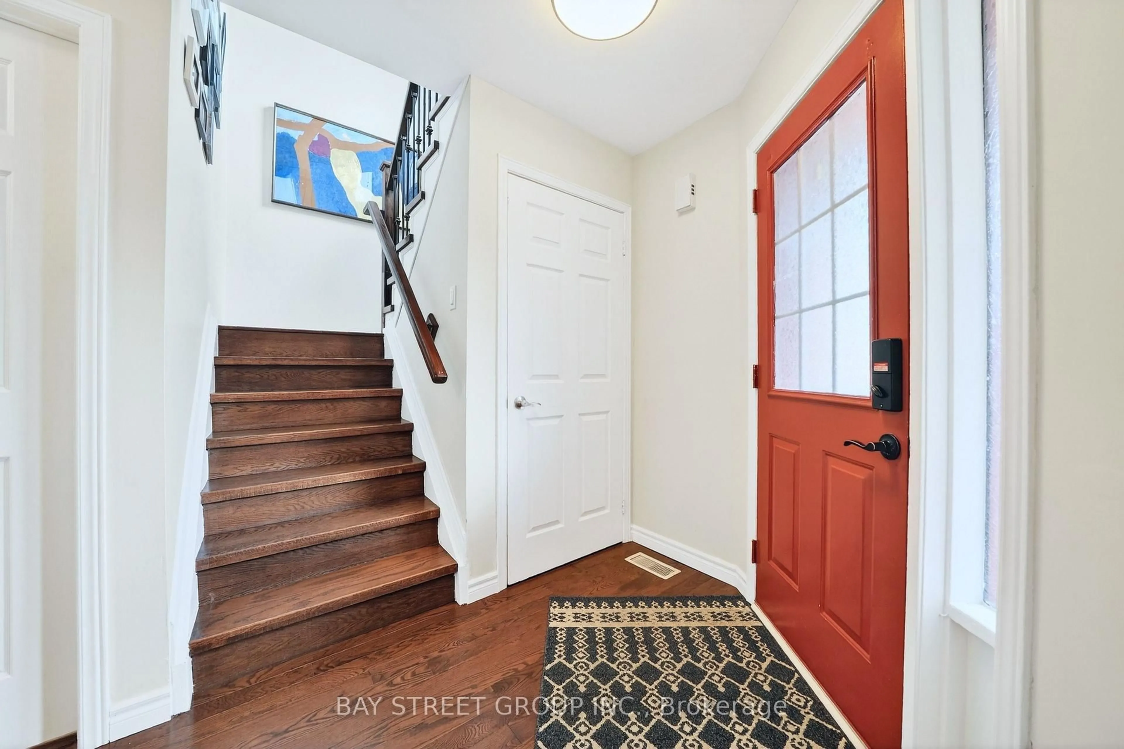 Indoor entryway for 97 Bishop Dr, Barrie Ontario L4N 7P4