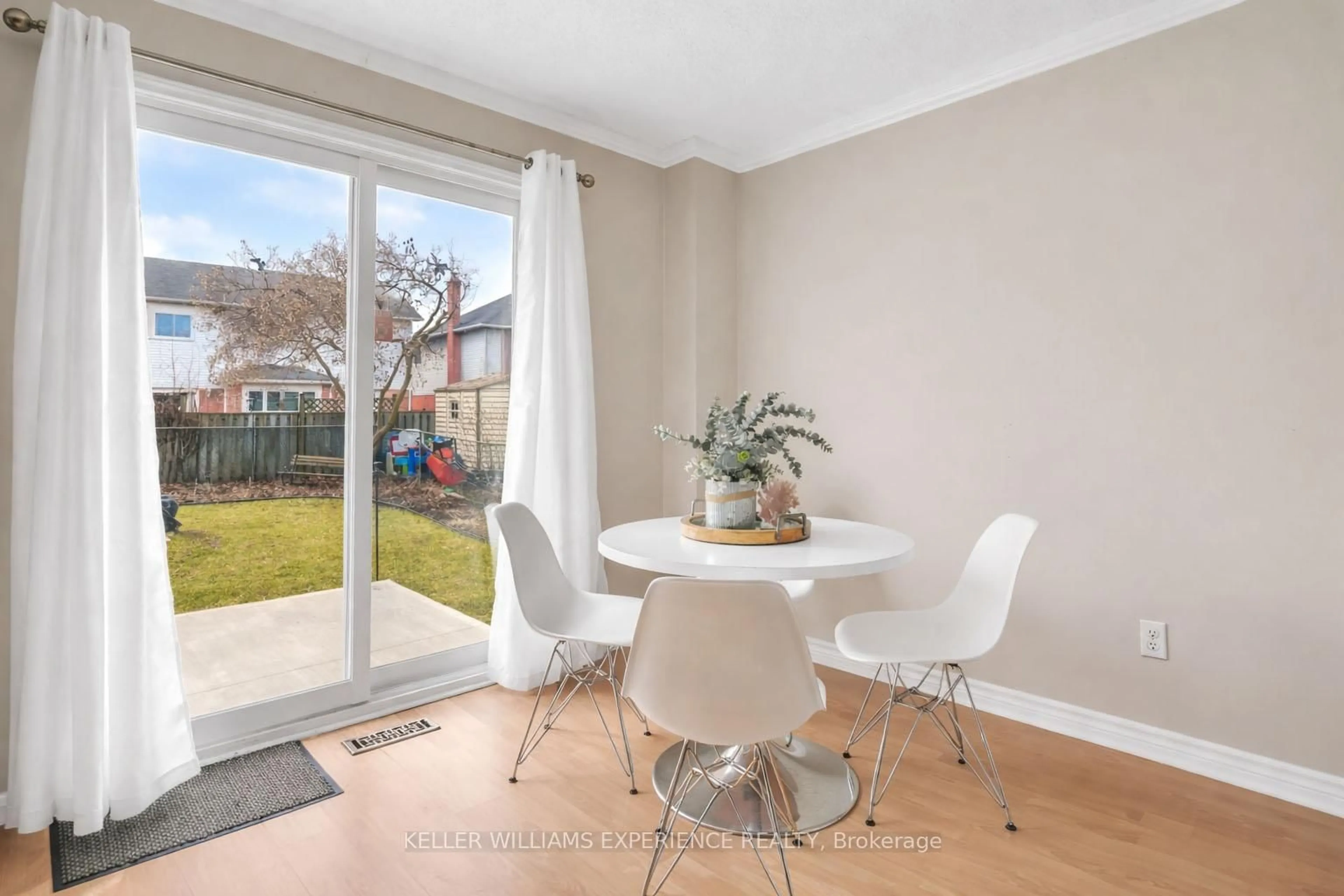 Dining room, unknown for 24 Lindsay Crt, Barrie Ontario L4M 6G5