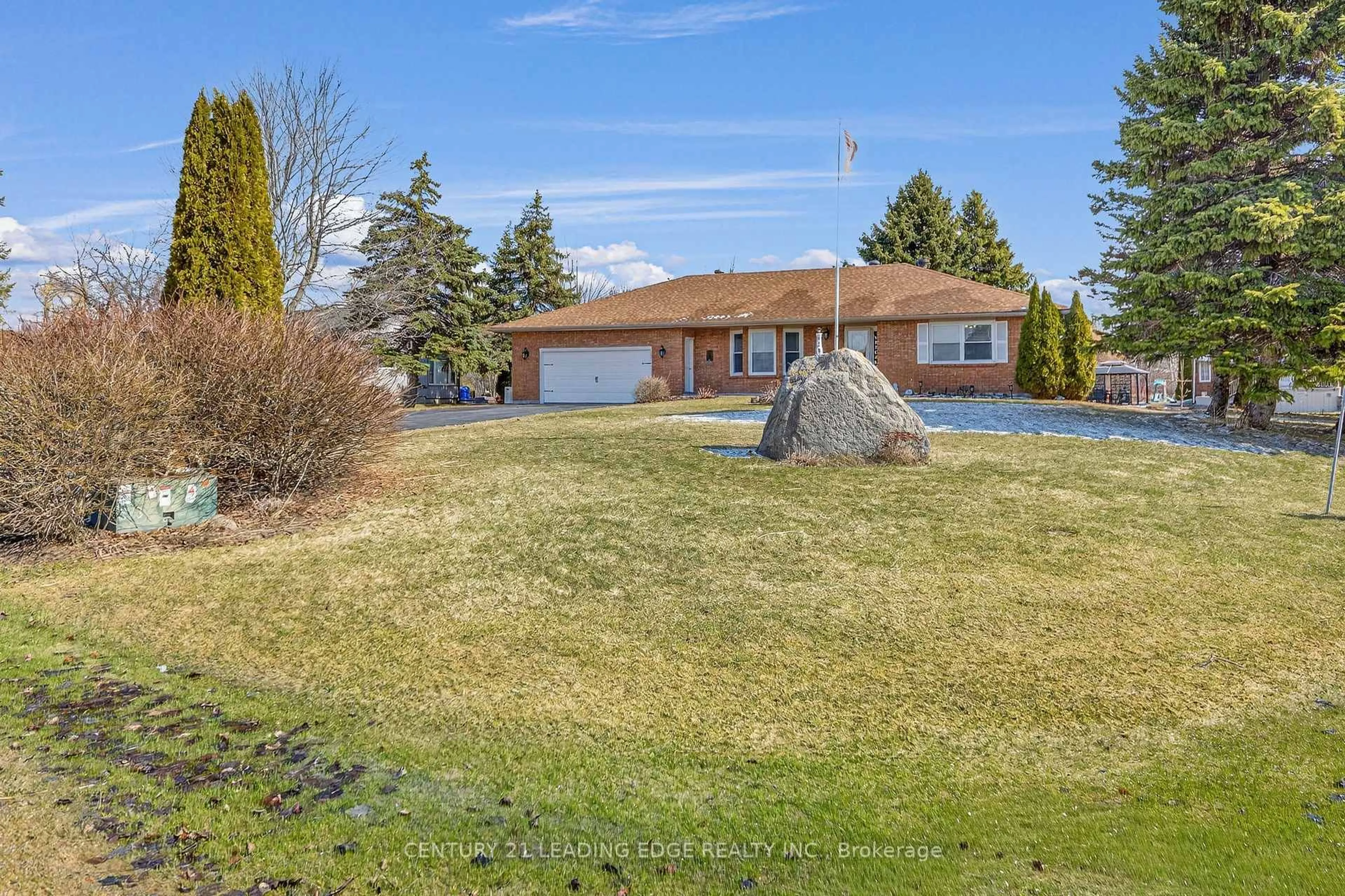 A pic from outside/outdoor area/front of a property/back of a property/a pic from drone, unknown for 17 Sandlewood Tr, Ramara Ontario L0K 1B0