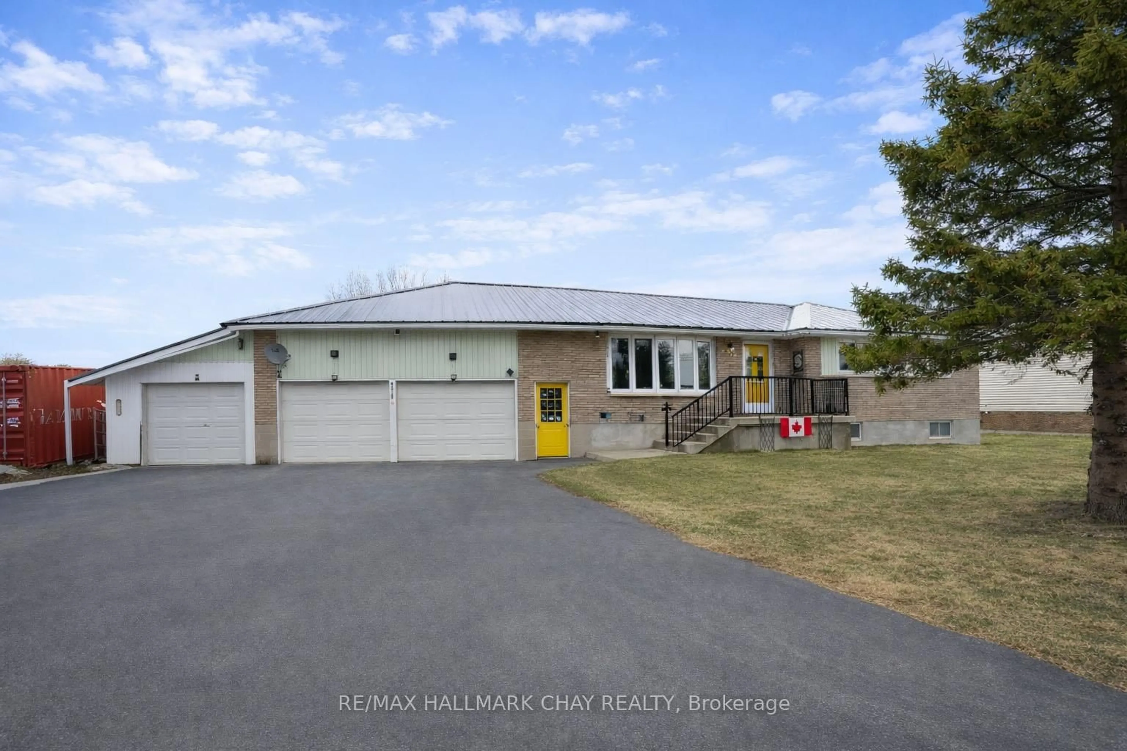 Home with vinyl exterior material, street for 8315 93 Highway, Tiny Ontario L0K 2E0