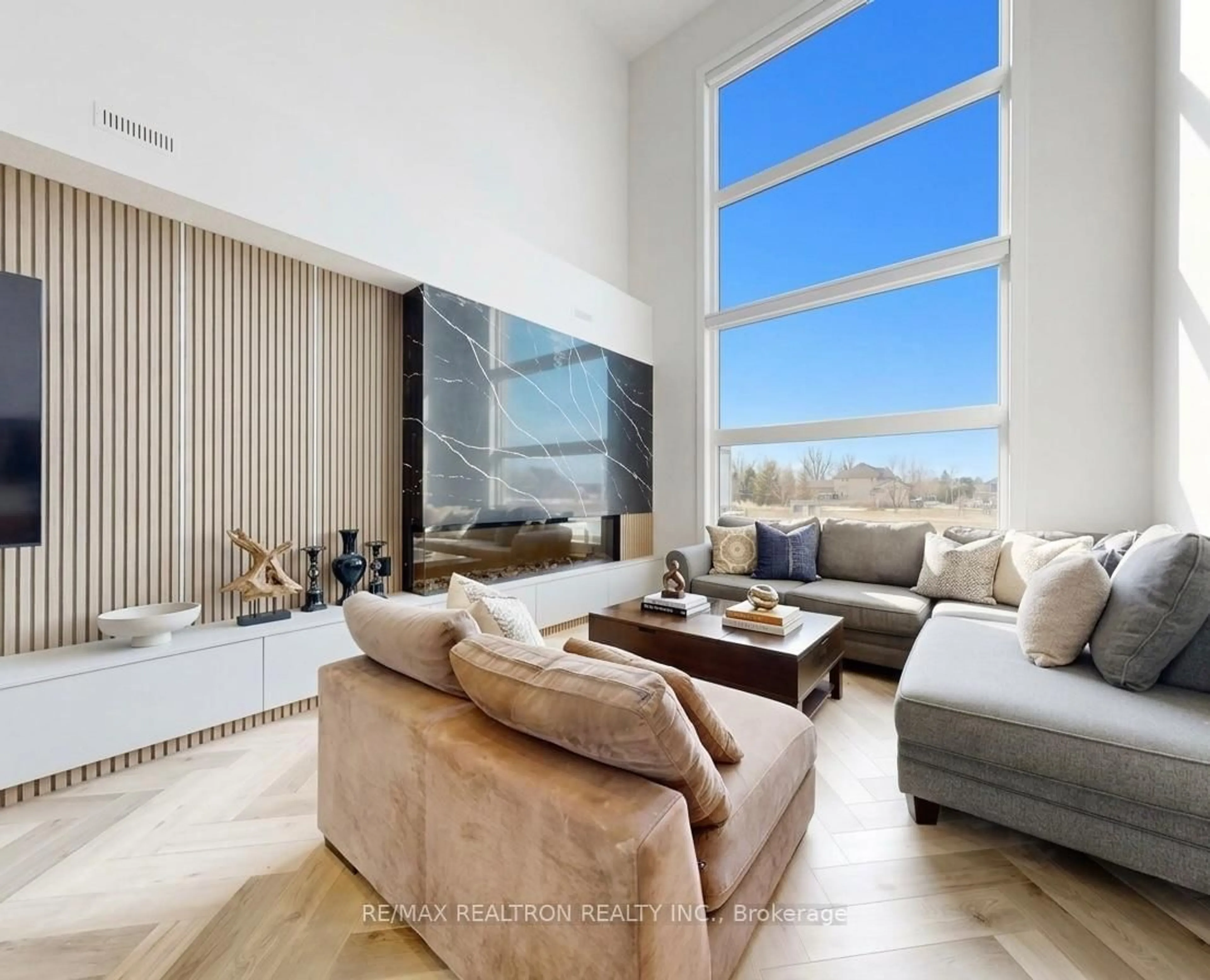 Living room with furniture, unknown for 3714 Lakepoint Dr, Severn Ontario L3V 8M9