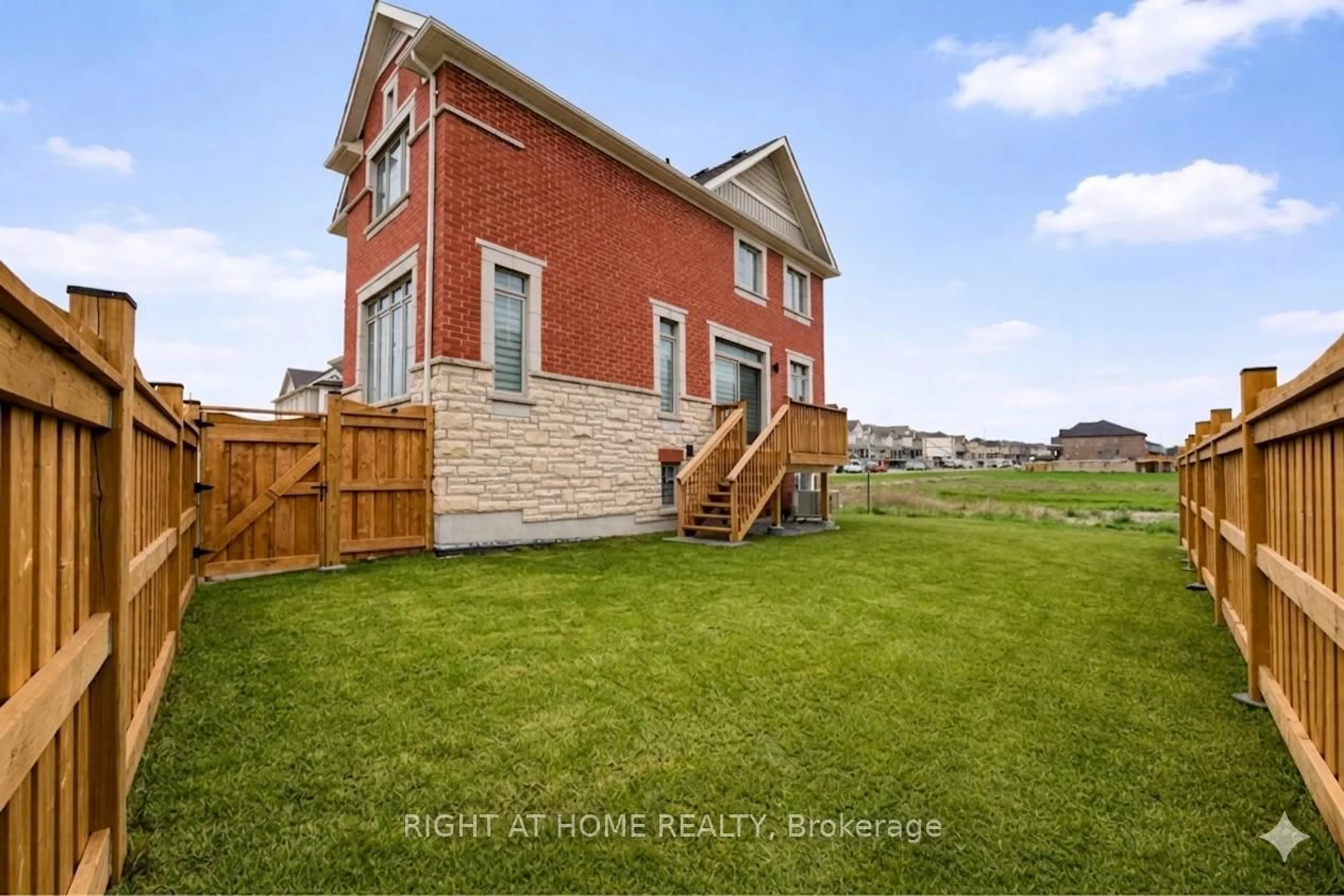 A pic from outside/outdoor area/front of a property/back of a property/a pic from drone, building for 2 Sagewood Ave, Barrie Ontario L9J 0L1