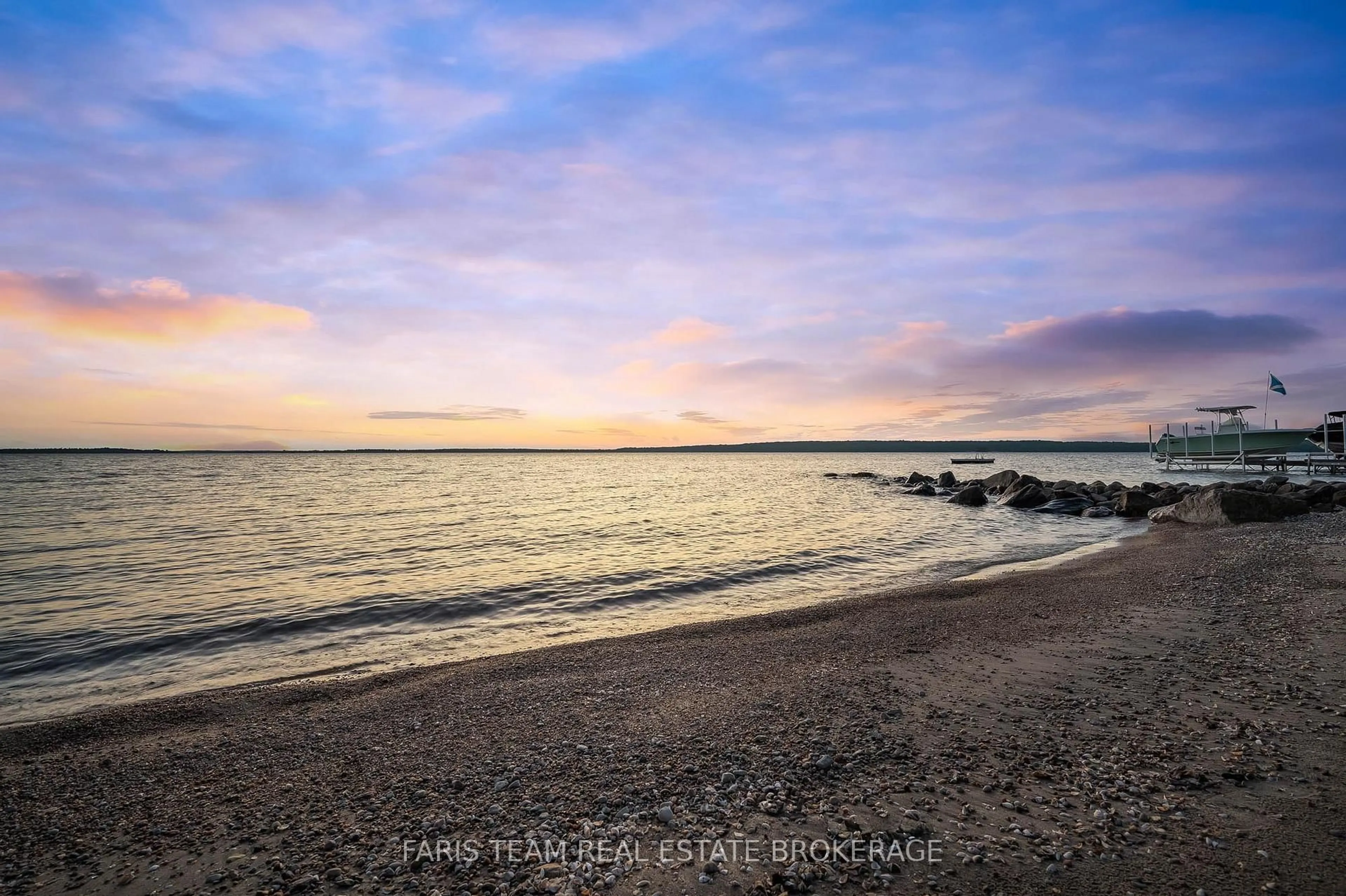 Blurry image for 1697 Champlain Rd, Tiny Ontario L9M 0E3