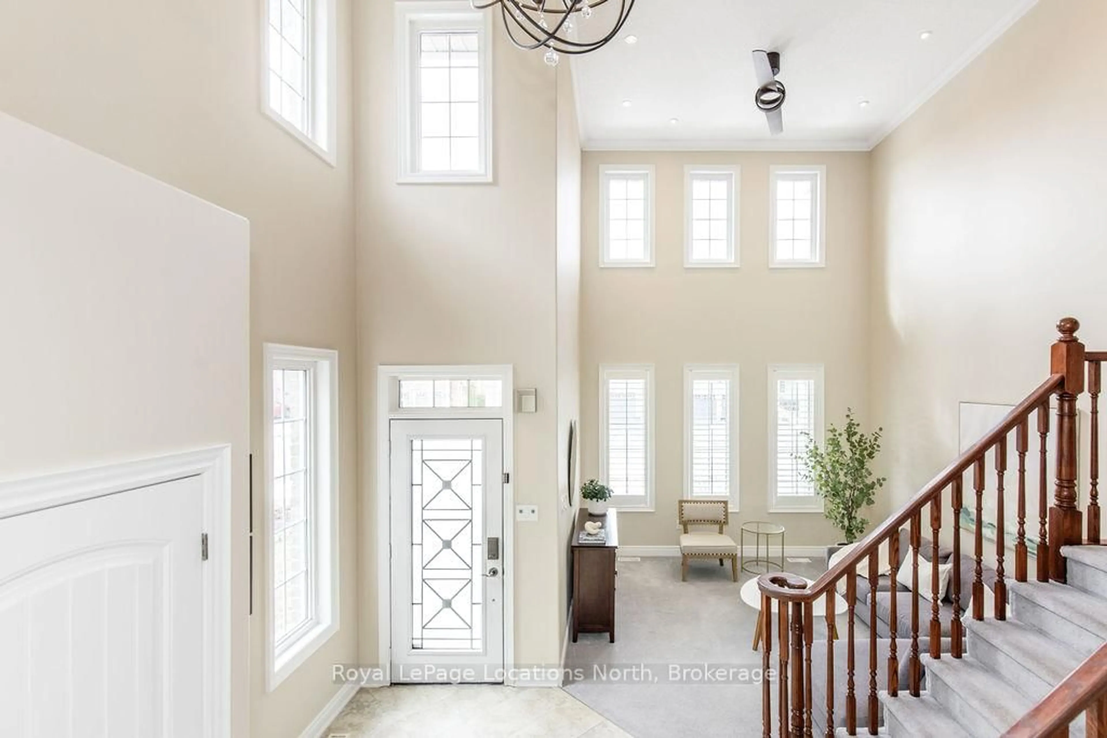 Indoor entryway for 11 Dance St, Collingwood Ontario L9Y 0H4