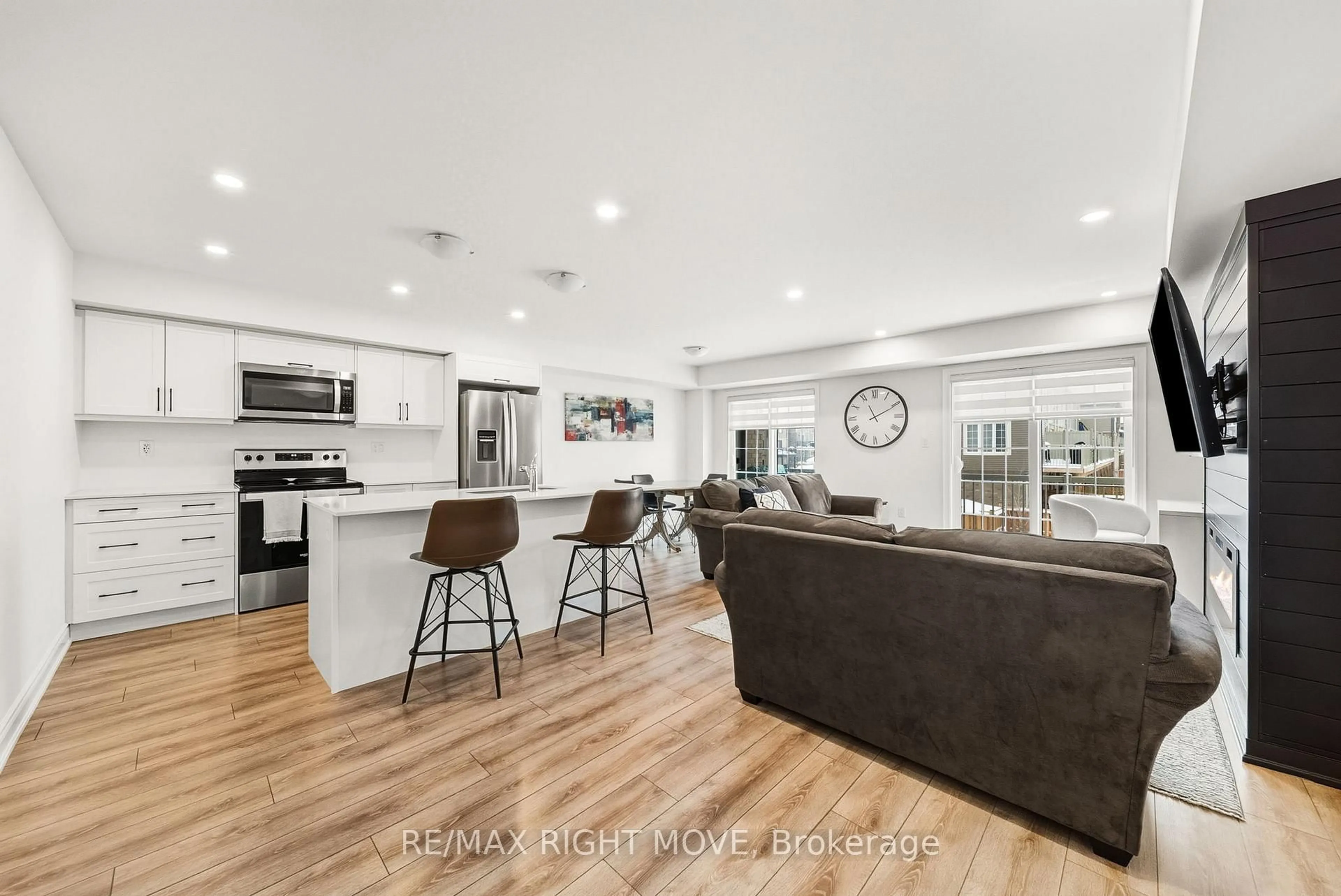 Open concept kitchen, unknown for 41 Pumpkin Corner Cres #Unit 2, Barrie Ontario L9J 0T7