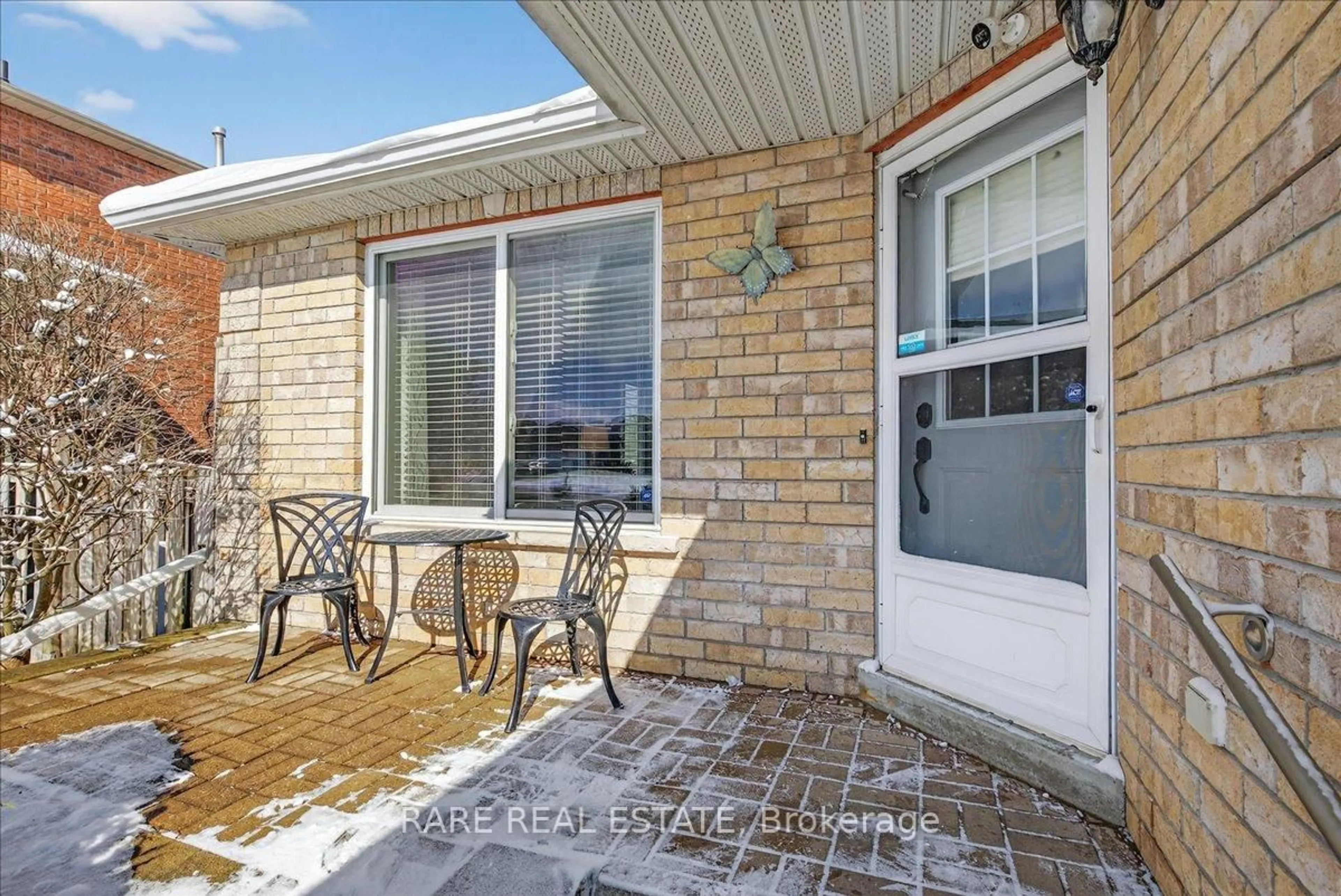 Patio, street for 220 Livingstone St, Barrie Ontario L4M 6M5