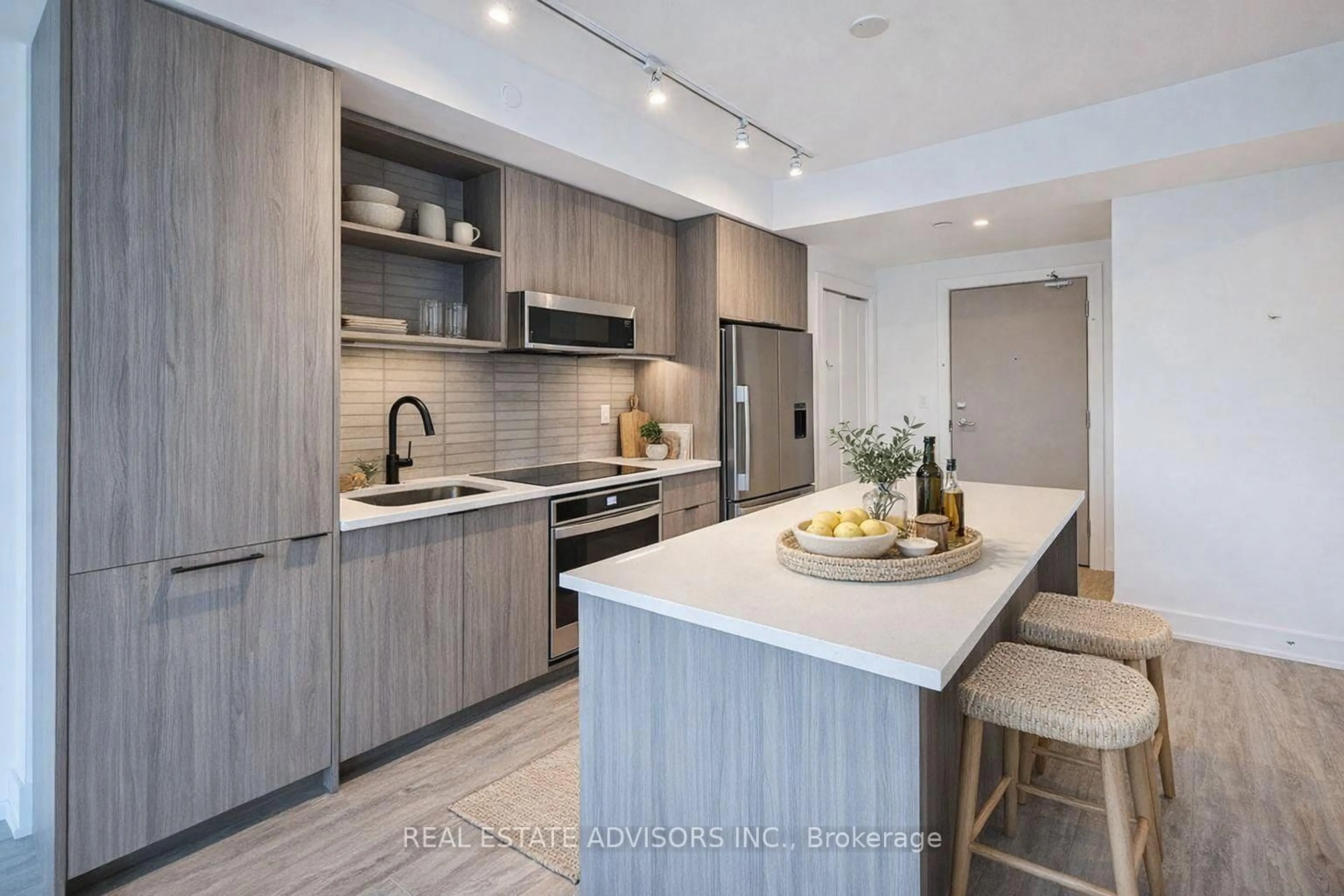 Contemporary kitchen, unknown for 185 Dunlop St #522, Barrie Ontario L4M 1B2