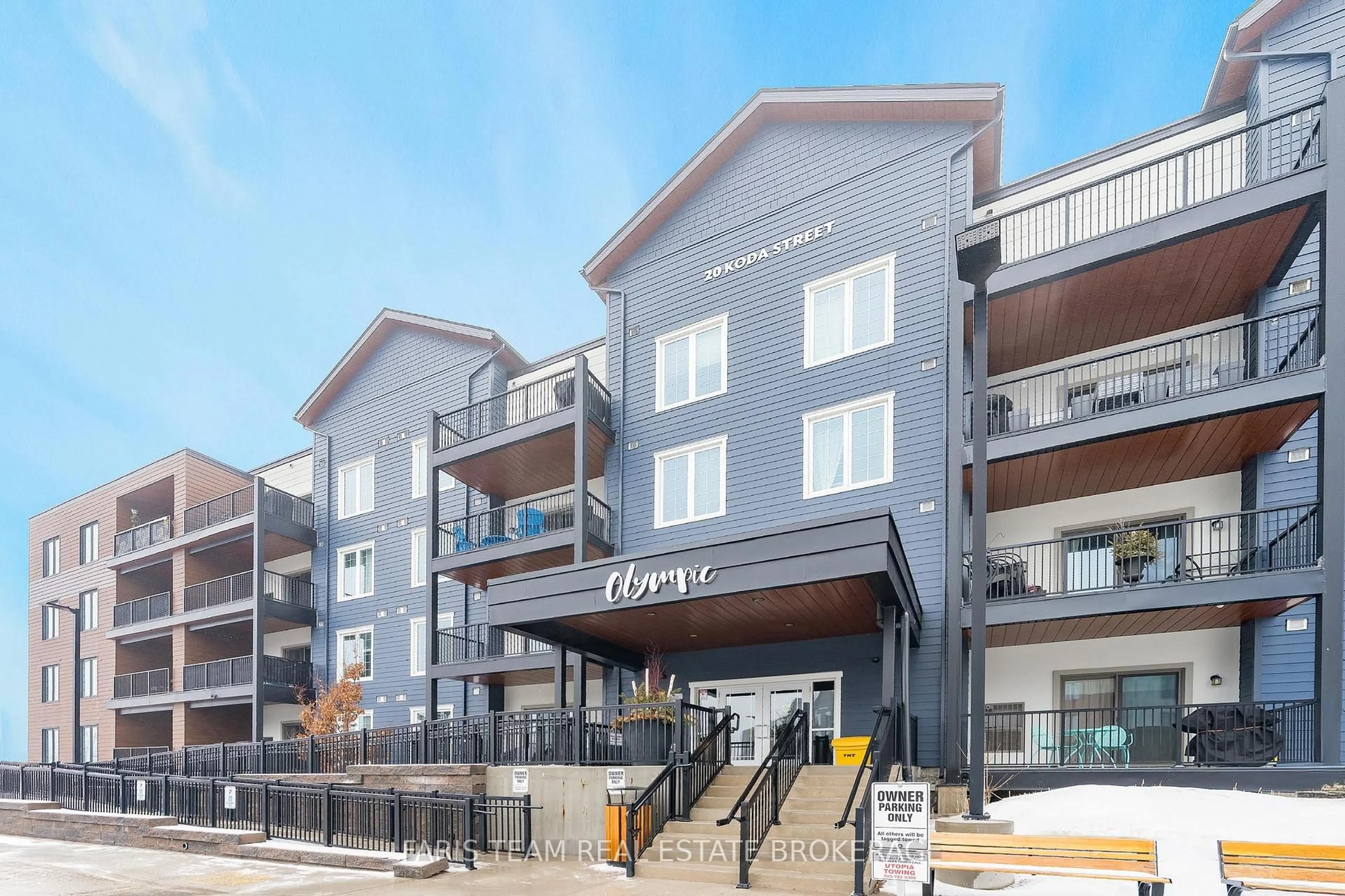 Patio, unknown for 20 Koda St #211, Barrie Ontario L9J 0J7