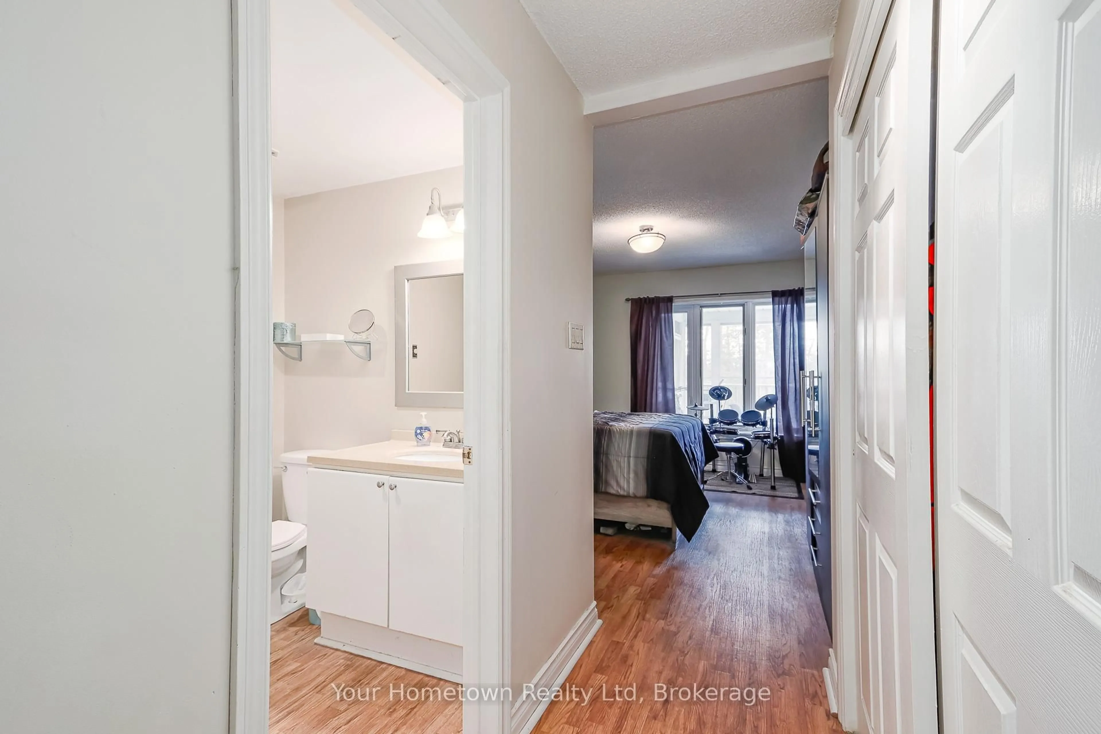 A pic of a room for 10 Mulligan Lane #9, Wasaga Beach Ontario L9Z 1C4