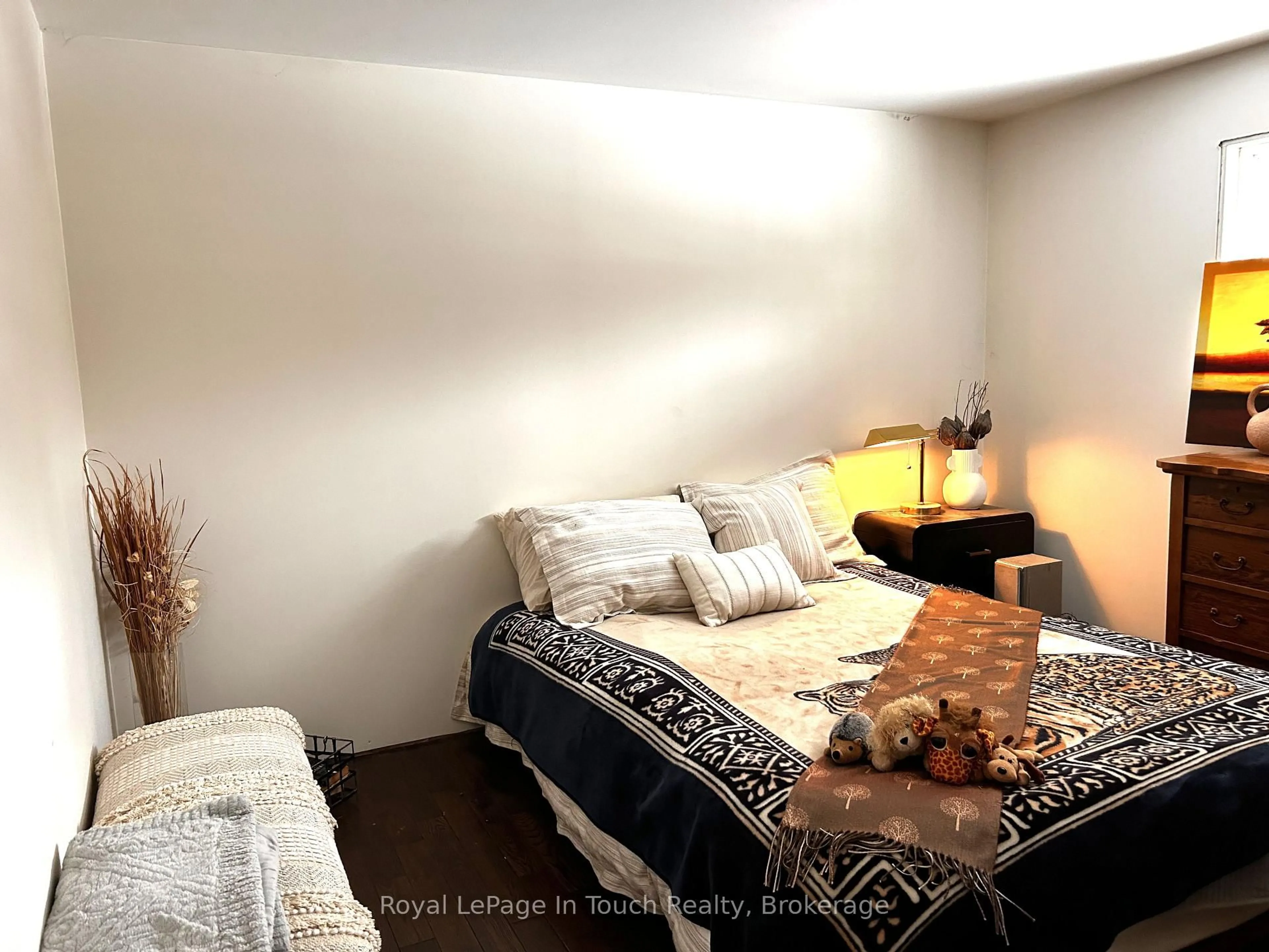 Unknown for 26 Dundee Dr, Tiny Ontario L9M 0B3