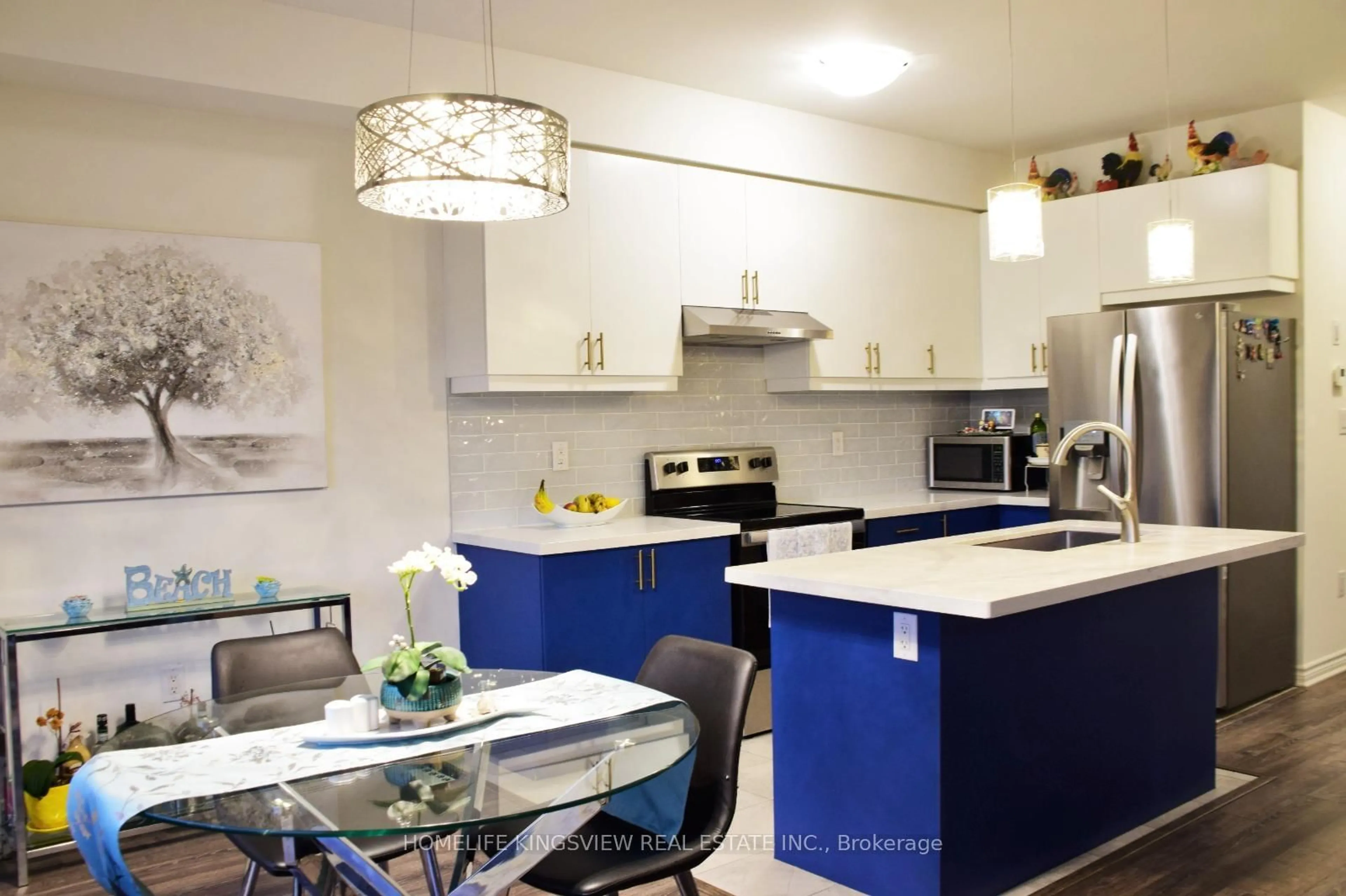 Open concept kitchen, unknown for 30 Sandhill Crane Dr, Wasaga Beach Ontario L9Z 0J6