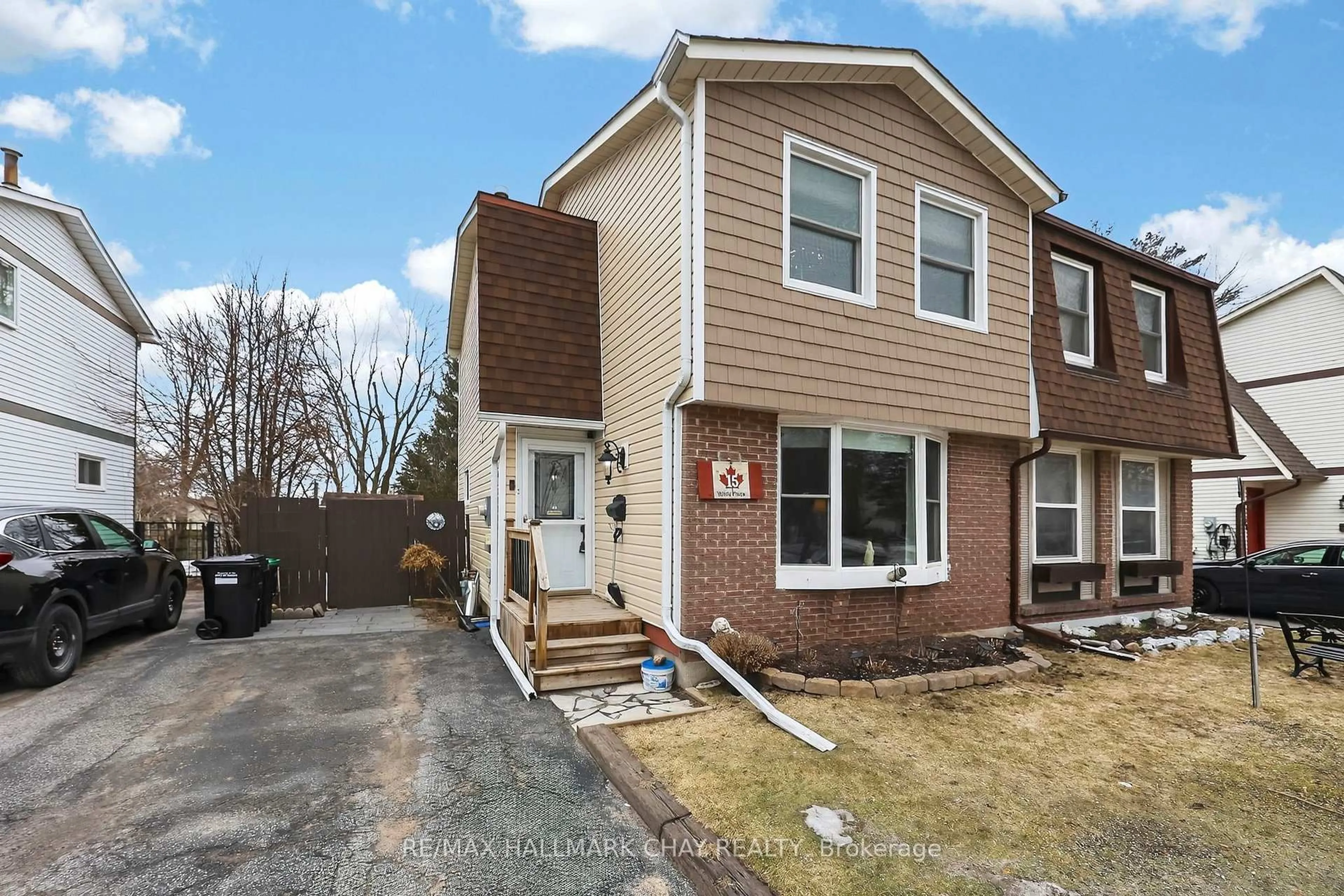 Home with vinyl exterior material, street for 15 Wilde Pl, Barrie Ontario L4N 4W6