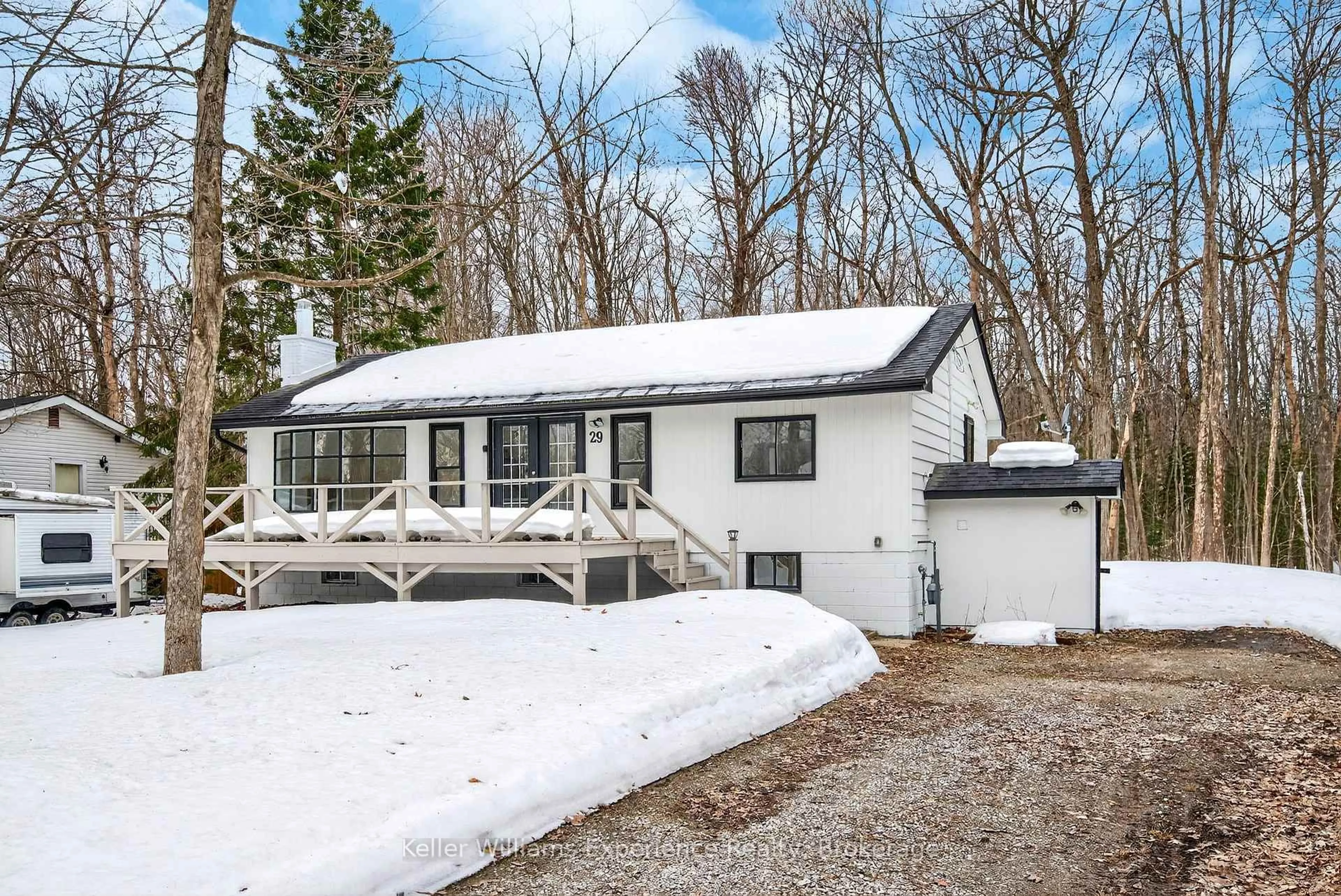 Home with vinyl exterior material, unknown for 29 Nida Dr, Tiny Ontario L9M 0B3