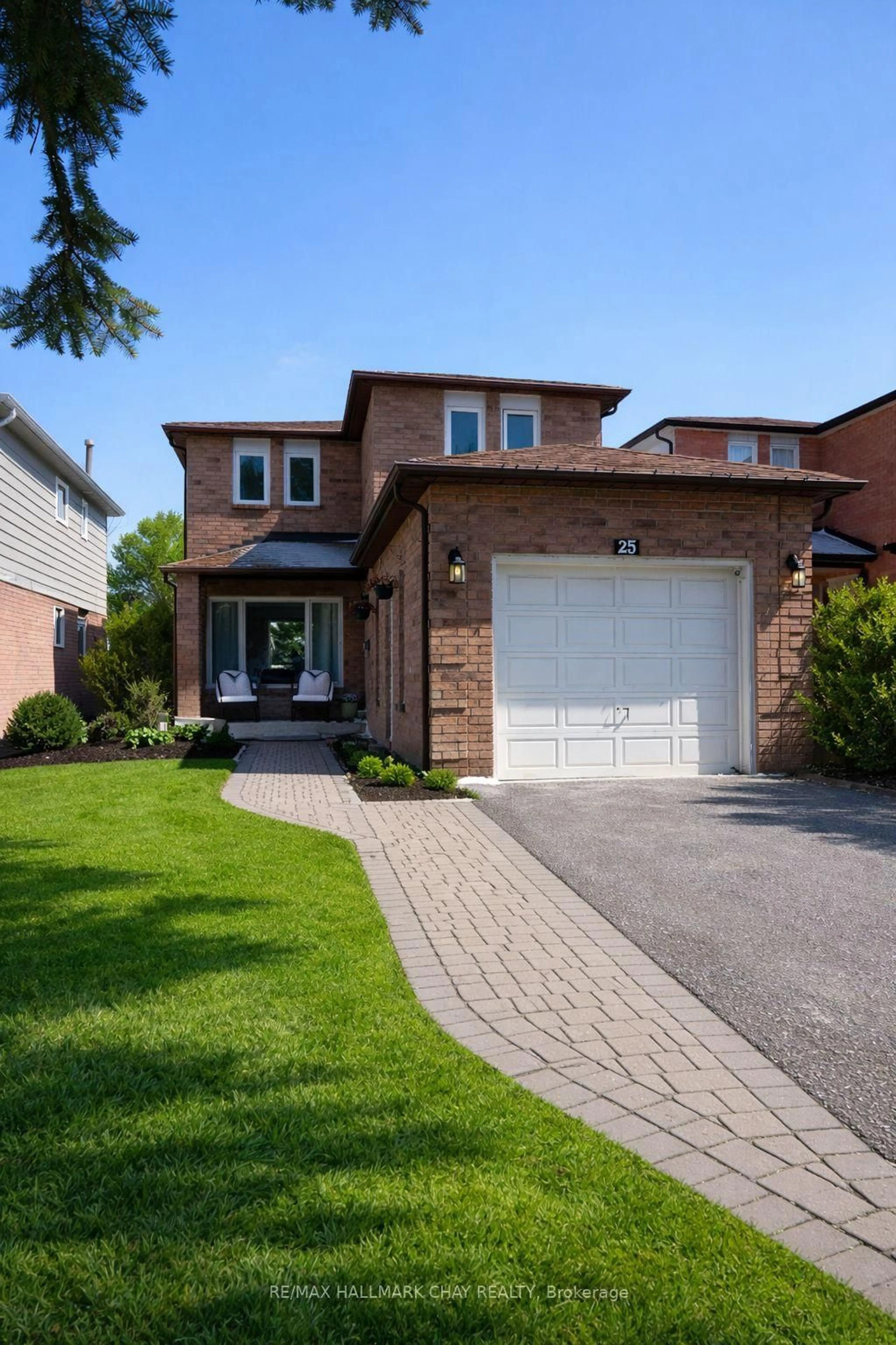 Home with brick exterior material, street for 25 Garden Dr, Barrie Ontario L4N 5T8