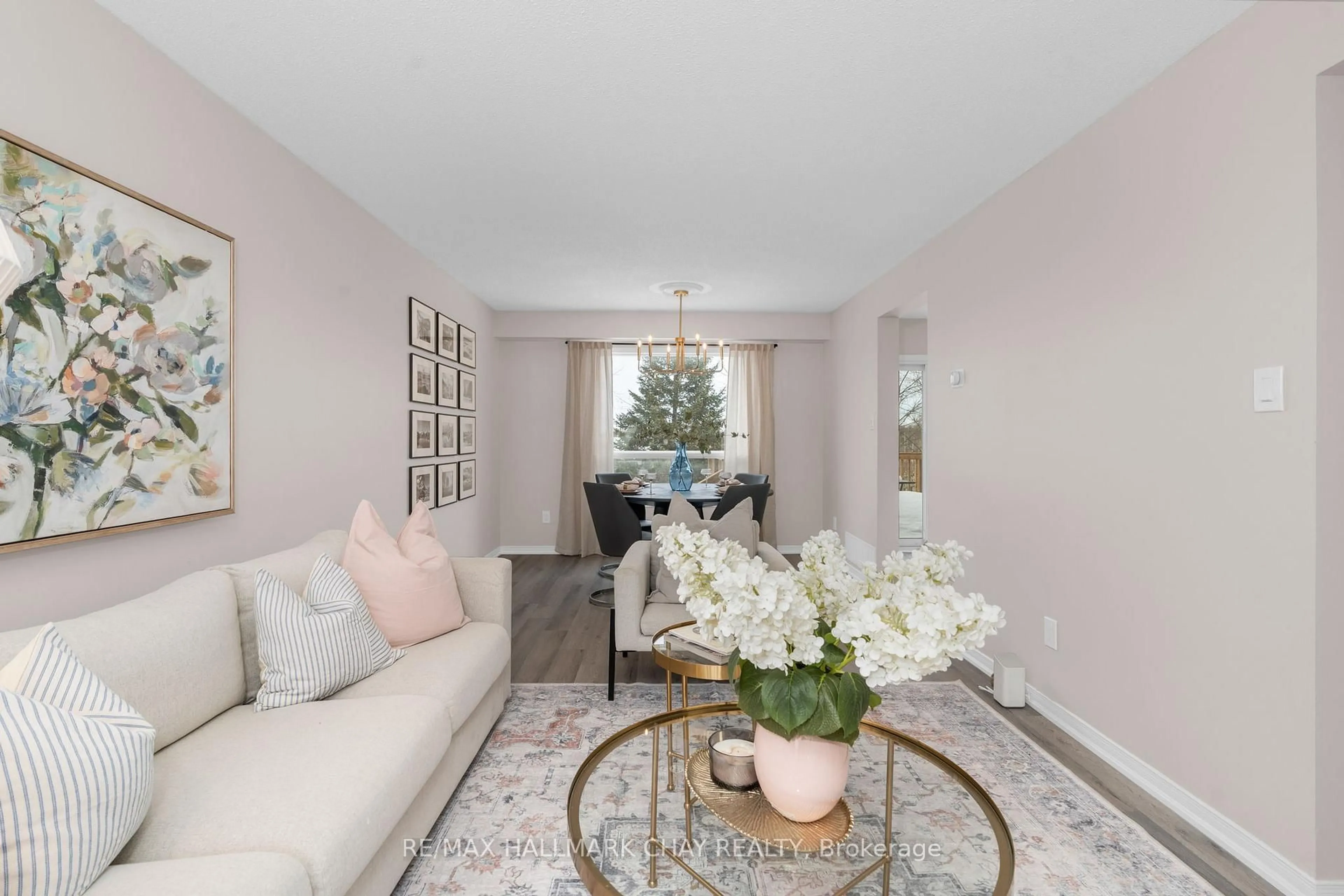 Living room with furniture, unknown for 25 Garden Dr, Barrie Ontario L4N 5T8