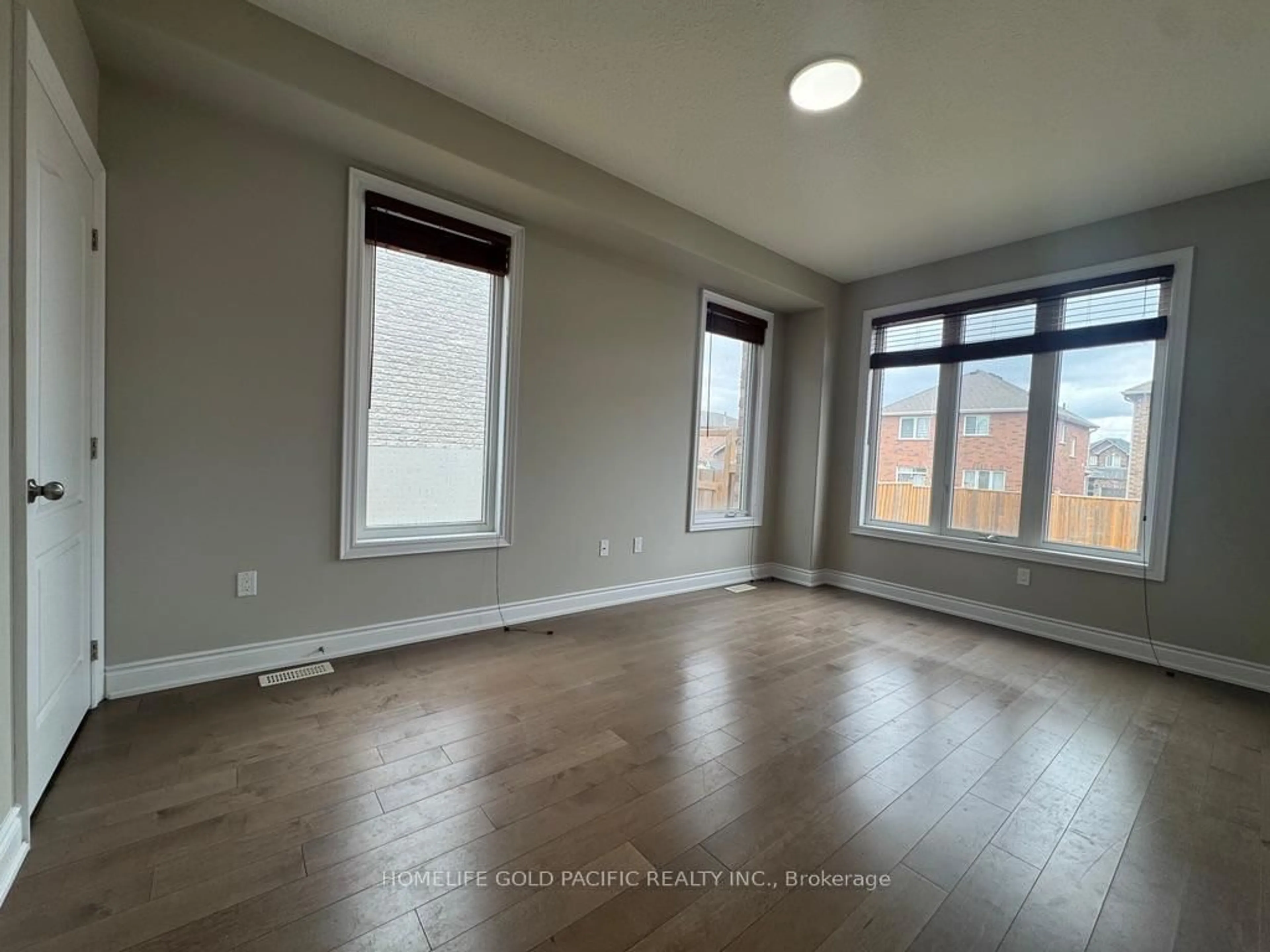 A pic of a room for 86 Nathan Cres, Barrie Ontario L4N 0S2